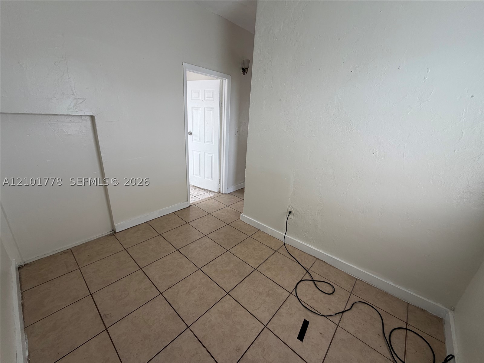 1579 Nw 68th St B Property Photo 5