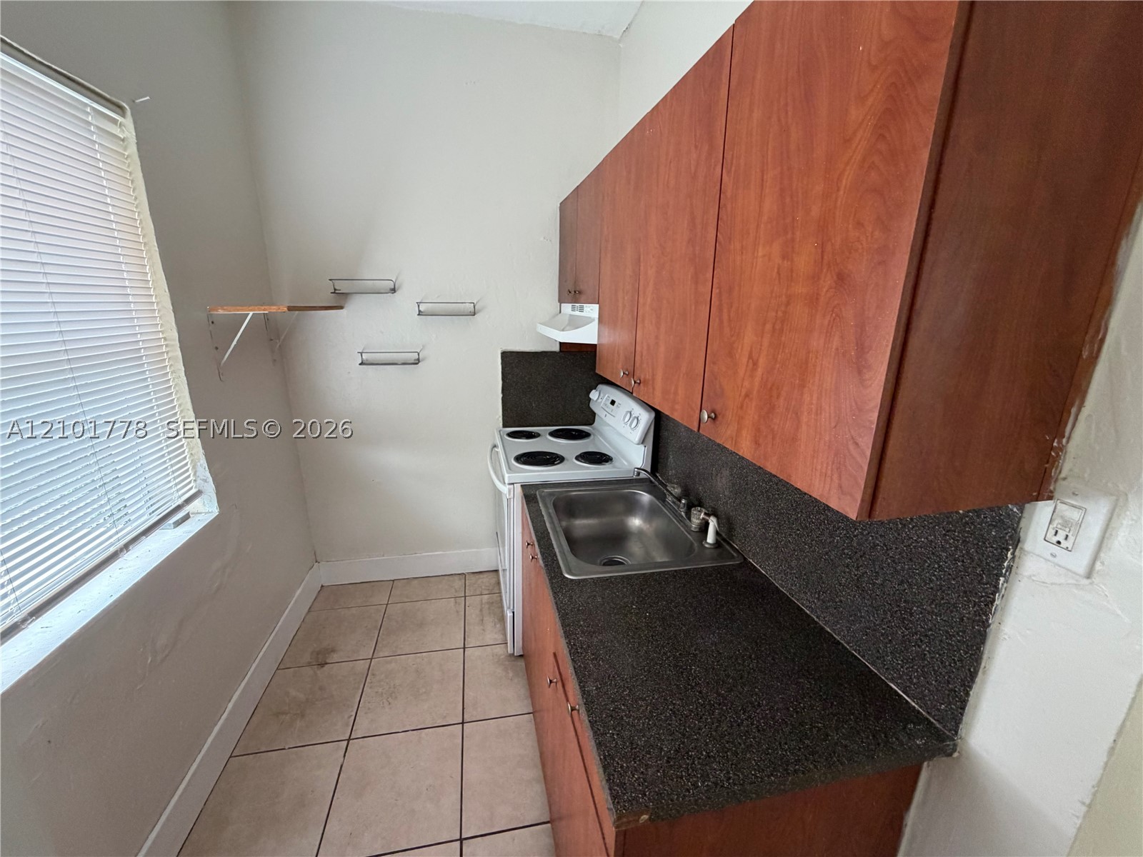1579 Nw 68th St B Property Photo 6