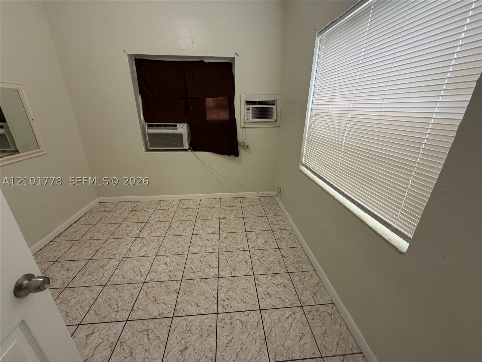 1579 Nw 68th St B Property Photo 8
