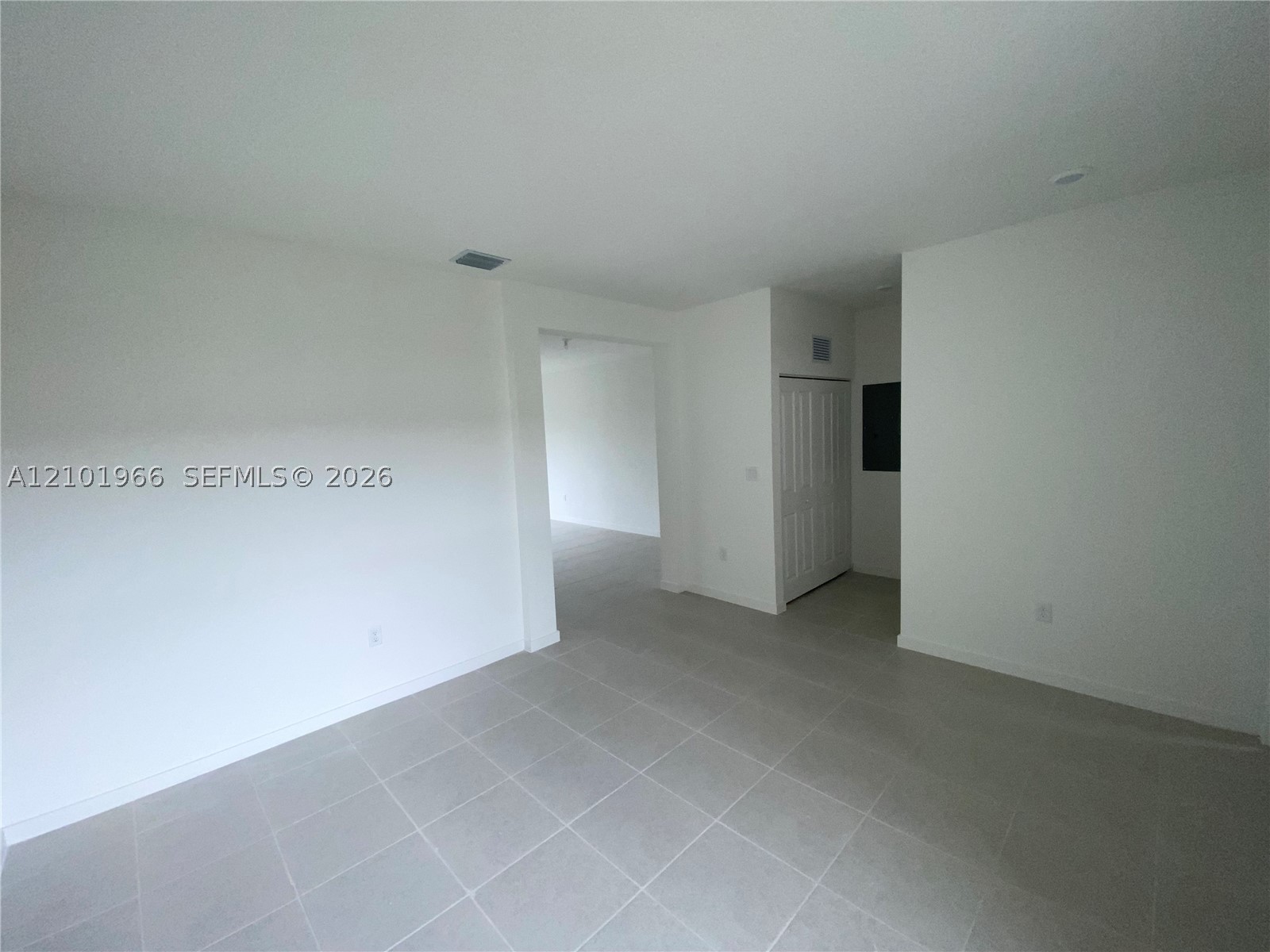 2589 Se 25th Dr . Property Photo 3