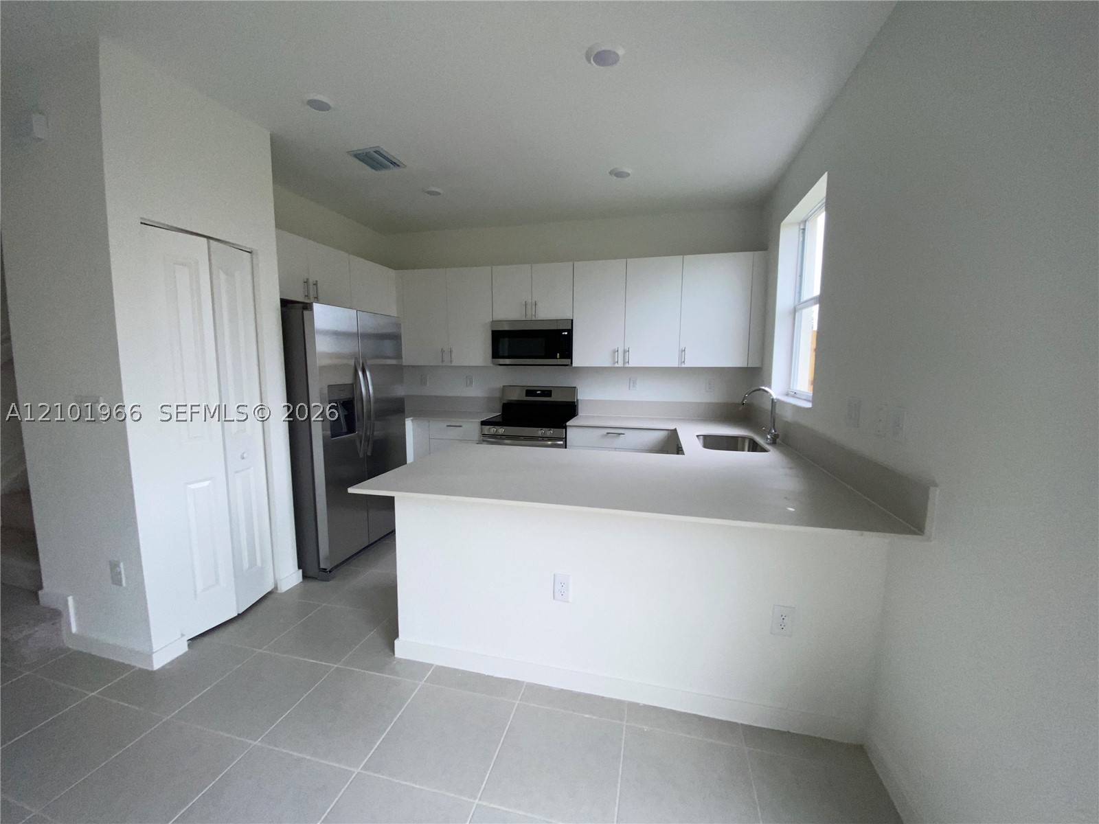 2589 Se 25th Dr . Property Photo 6