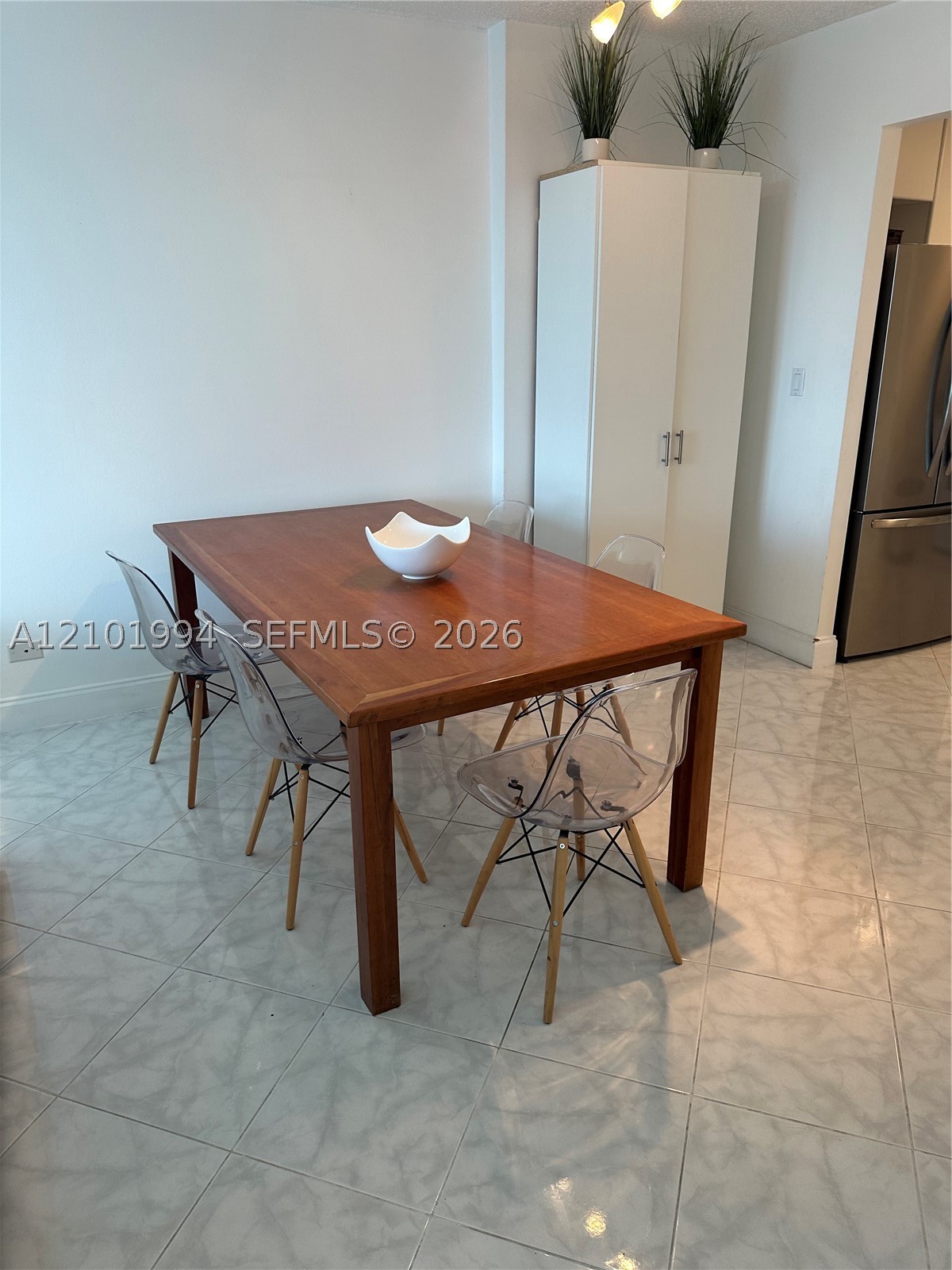 2301 Collins Av 737 Property Photo 11