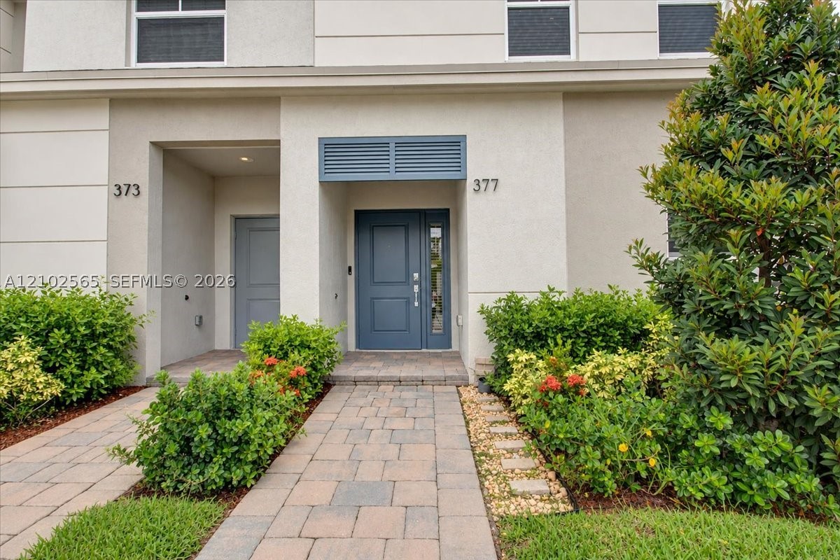 377 Ne 1st Dr Property Photo 3