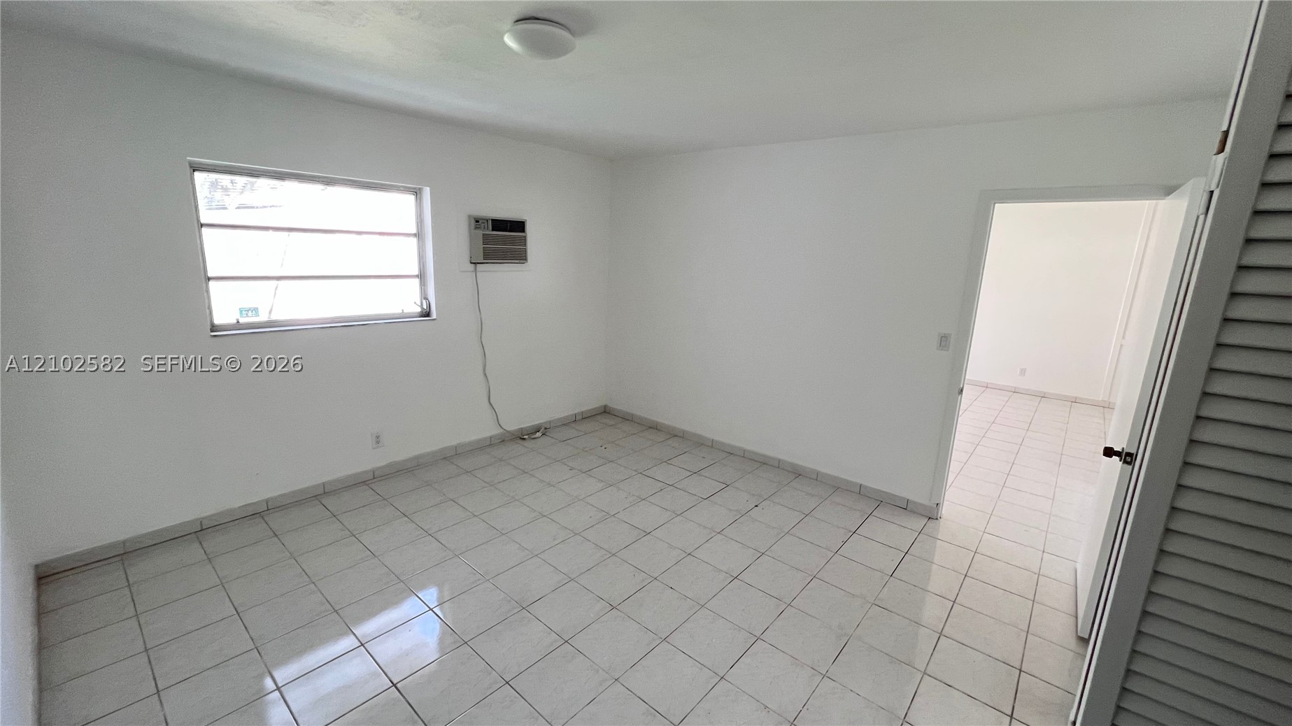 A12102582 Property Photo 4