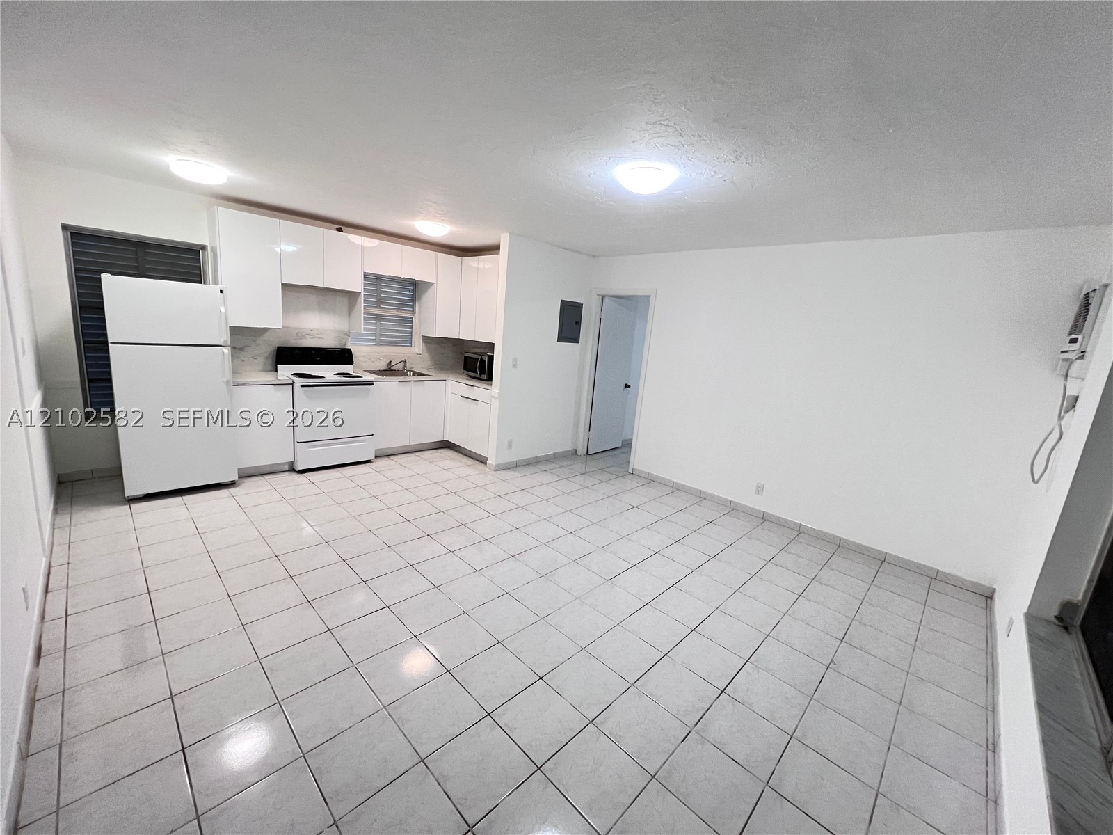 A12102582 Property Photo 8
