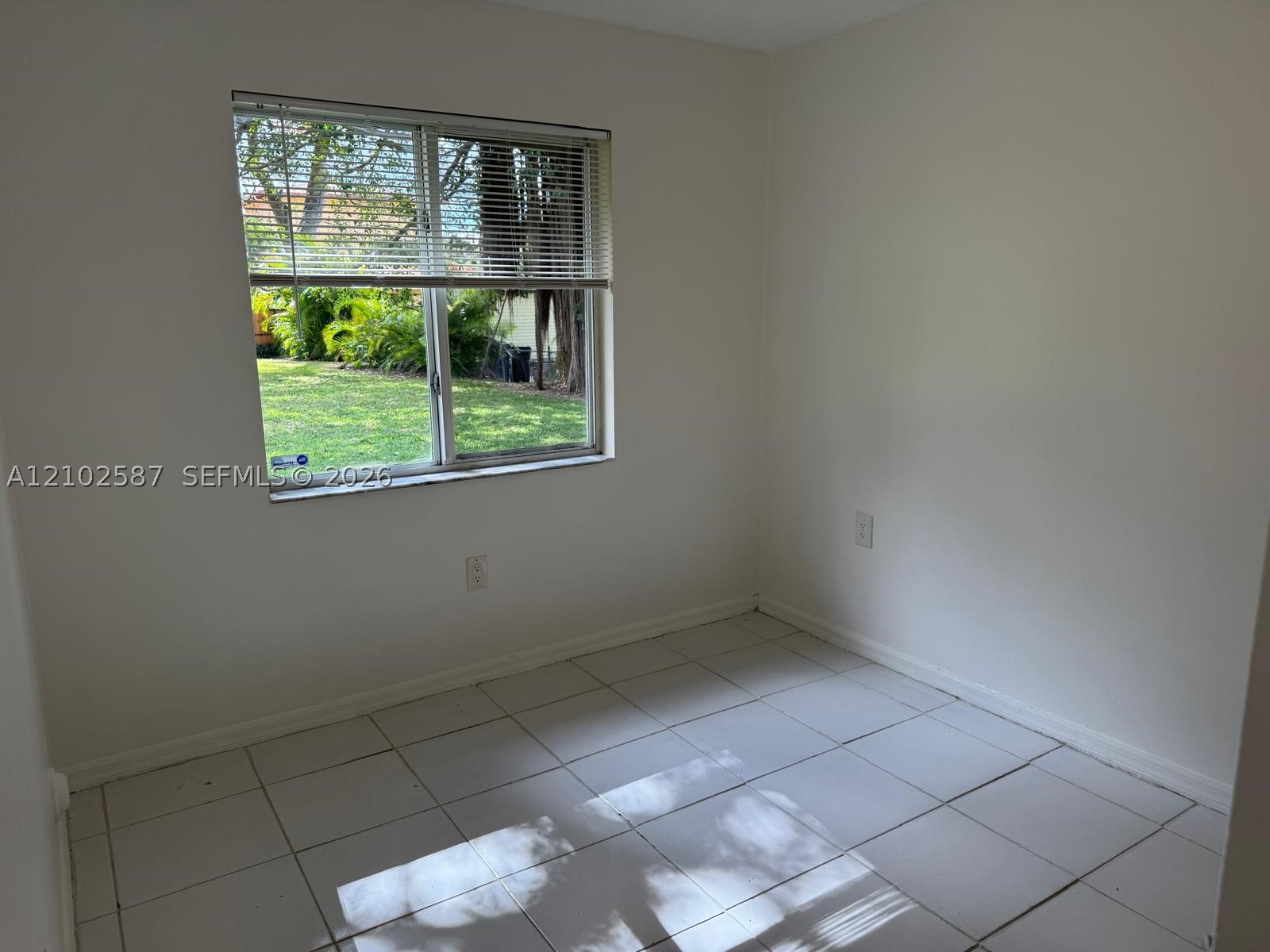 2550 Ne 184th Ter 2550 Property Photo 5