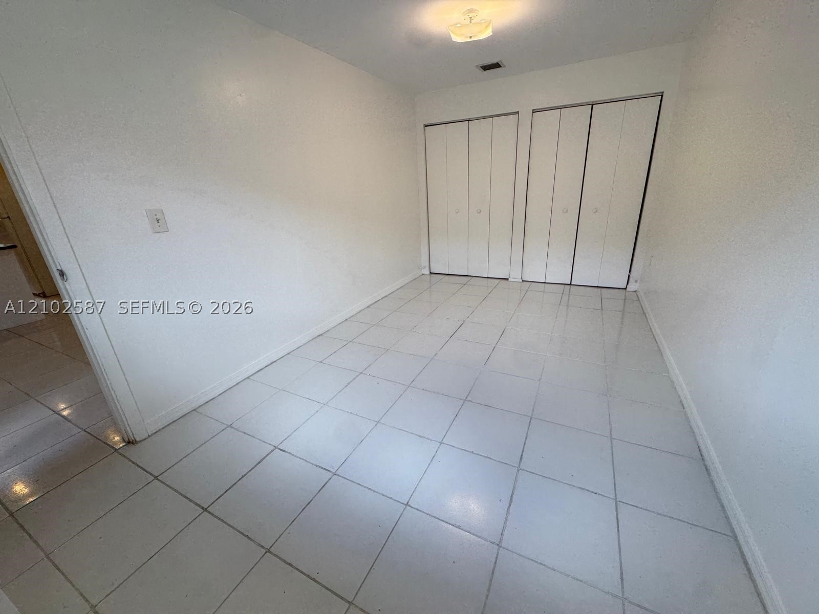 2550 Ne 184th Ter 2550 Property Photo 8