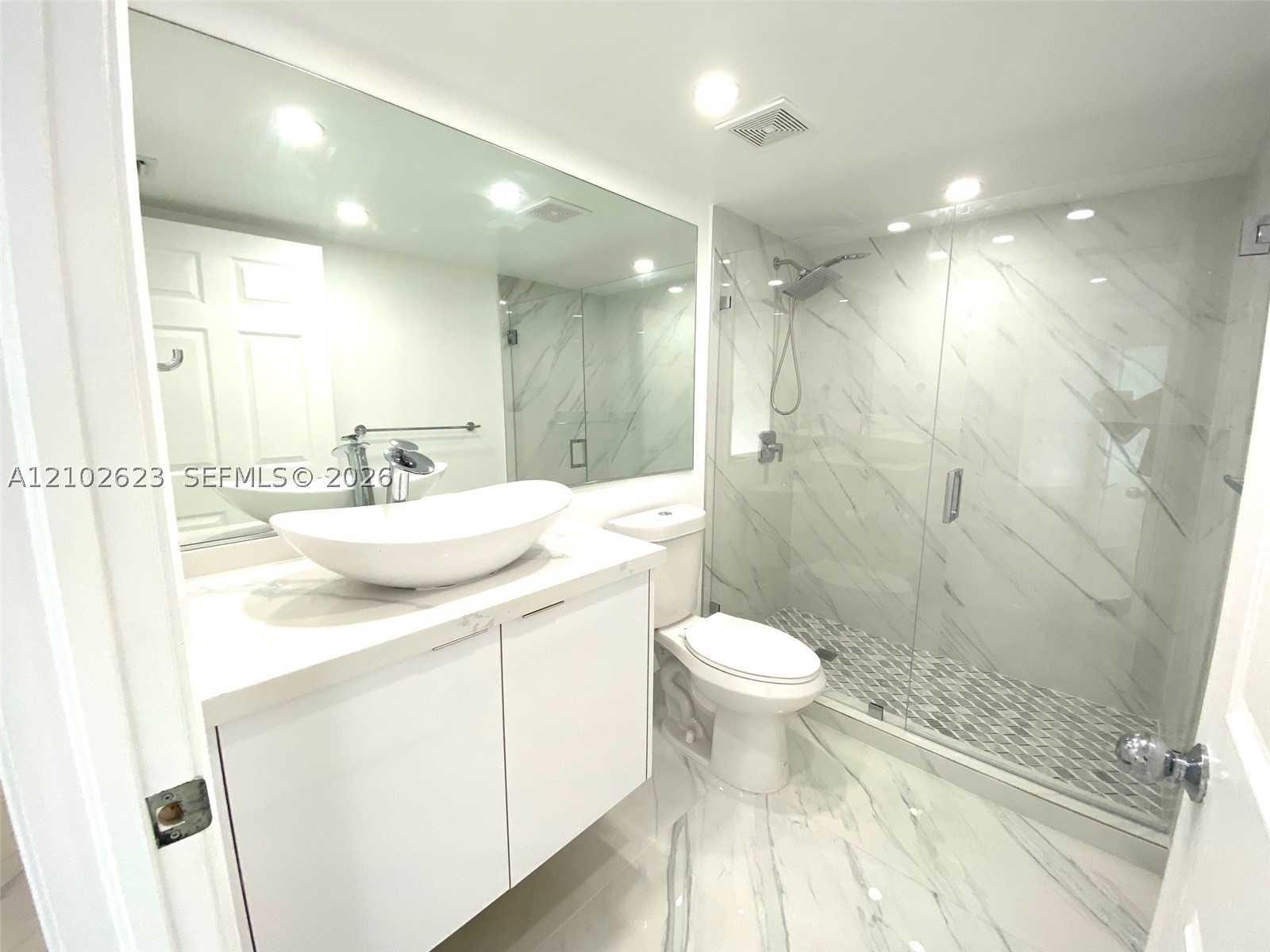 3530 Mystic Pointe Dr 2703 Property Photo 8