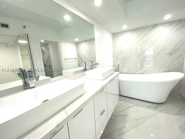 3530 Mystic Pointe Dr 2703 Property Photo 13