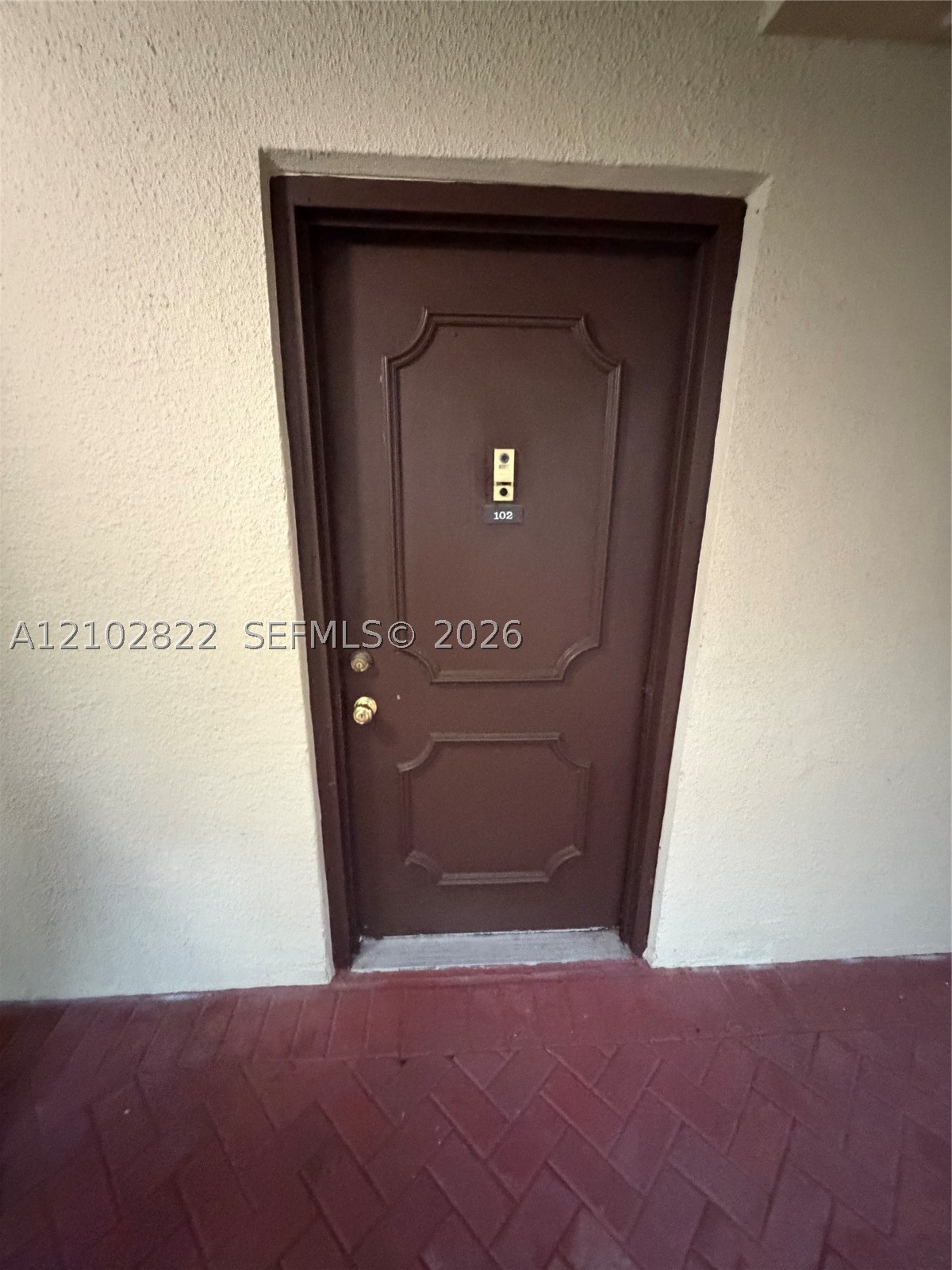 2300 S Cypress Bend Dr 102 Property Photo 9