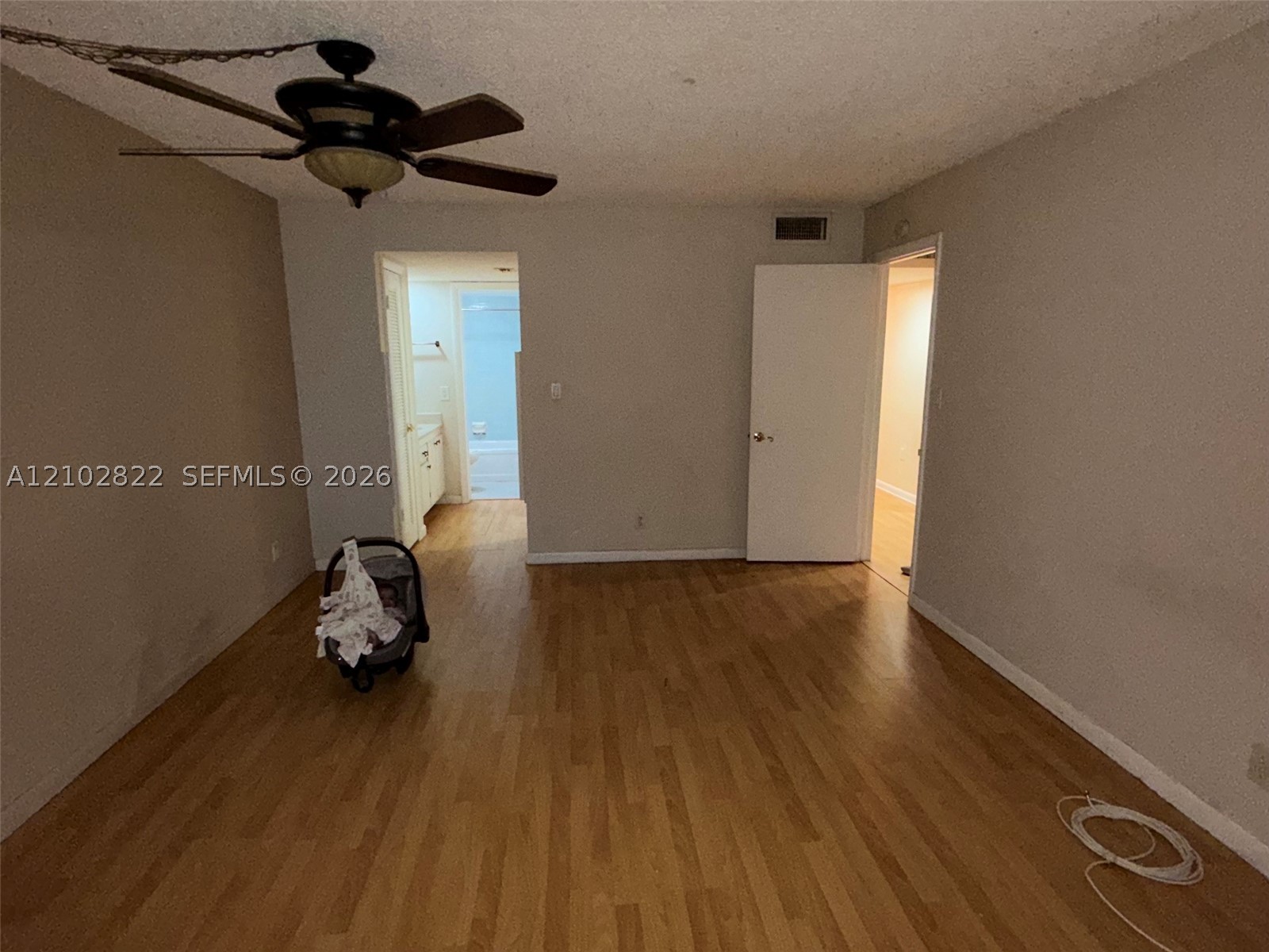 2300 S Cypress Bend Dr 102 Property Photo 11