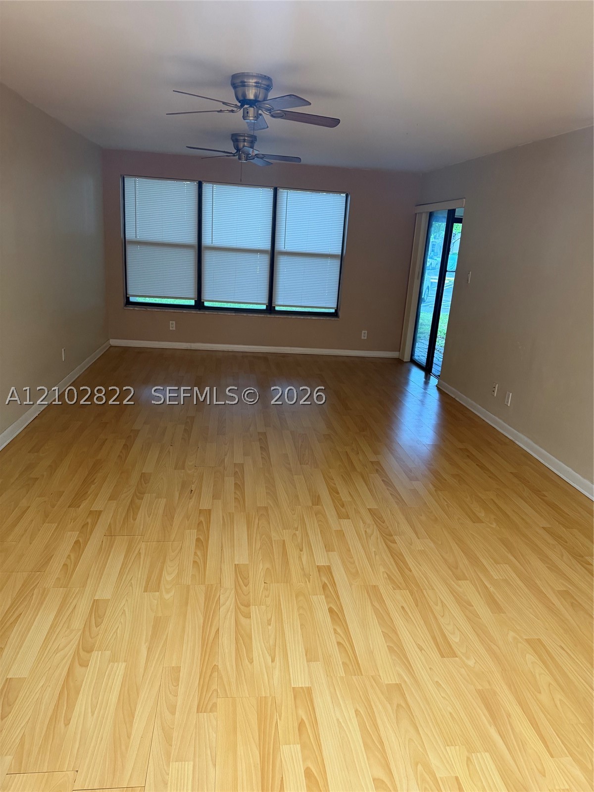 2300 S Cypress Bend Dr 102 Property Photo 16