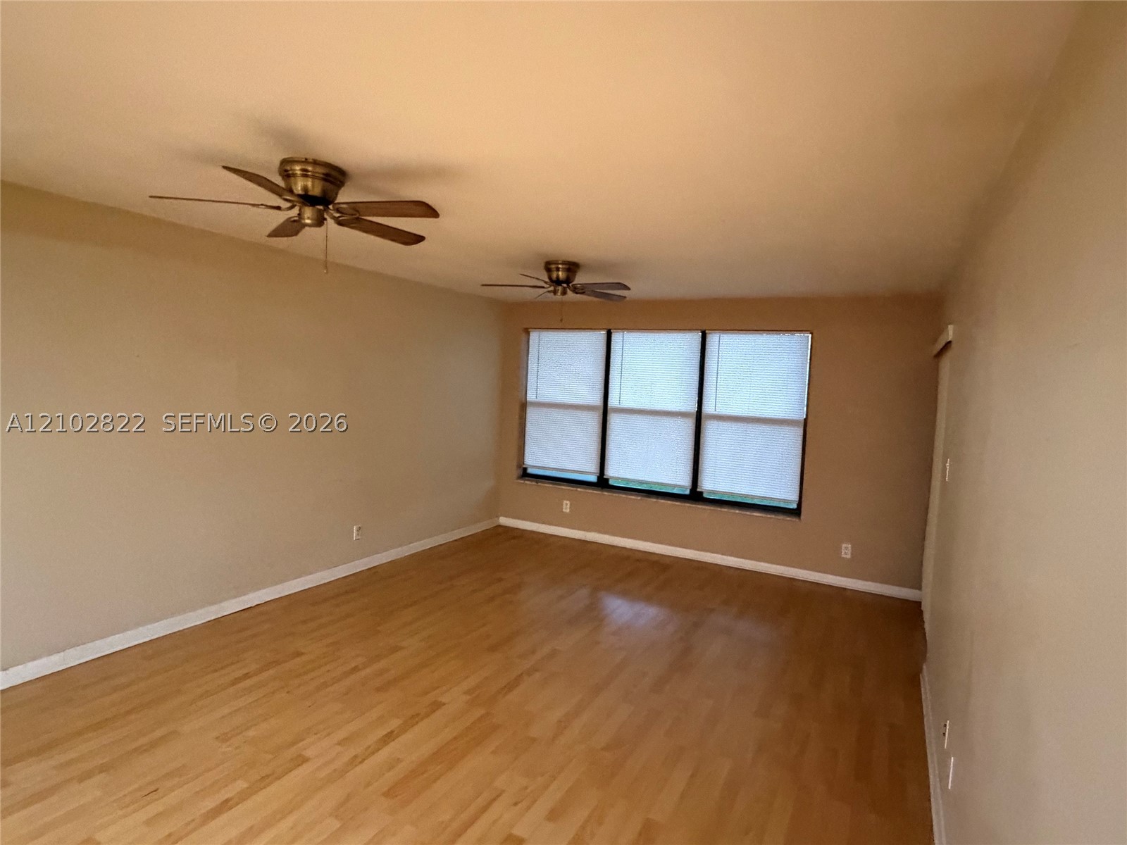 2300 S Cypress Bend Dr 102 Property Photo 18