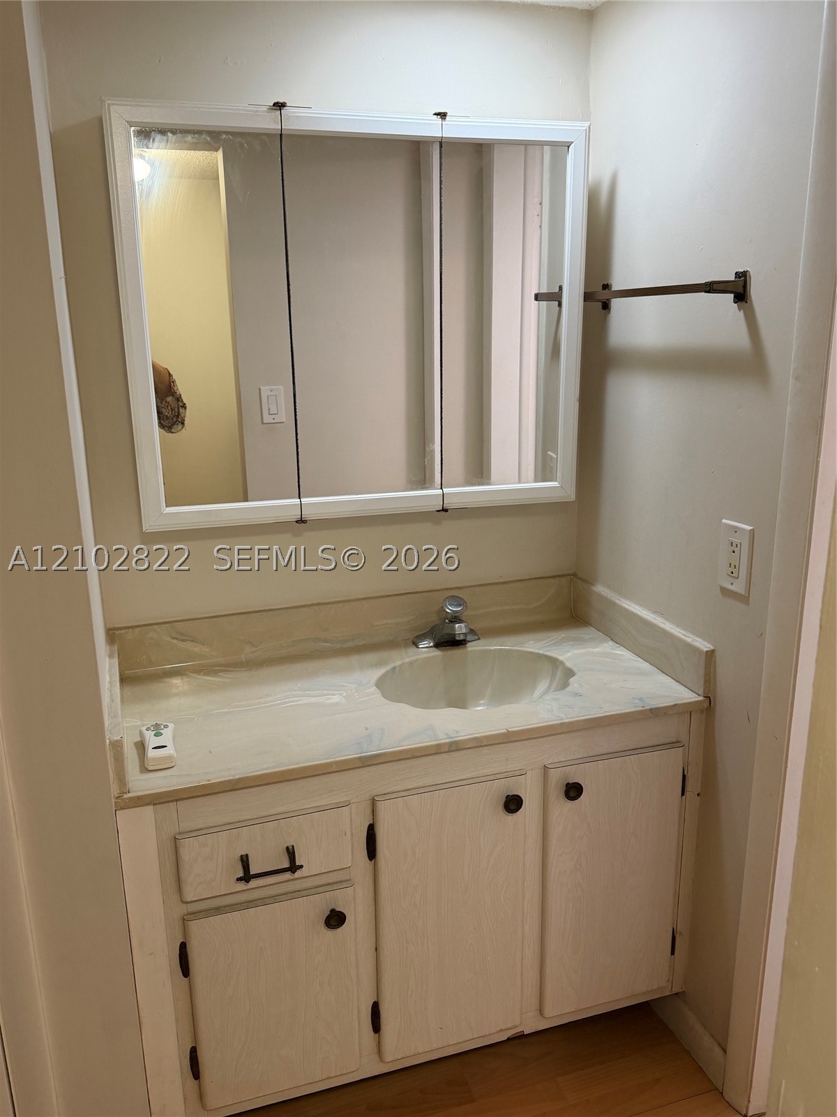 2300 S Cypress Bend Dr 102 Property Photo 26