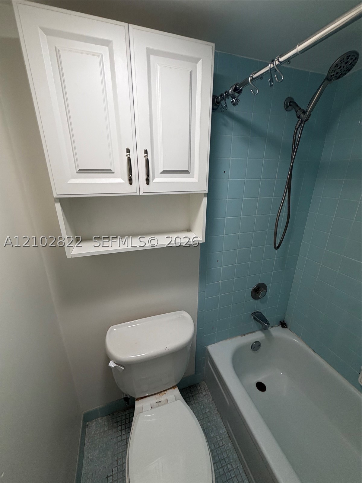 2300 S Cypress Bend Dr 102 Property Photo 27