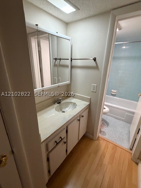 2300 S Cypress Bend Dr 102 Property Photo 28