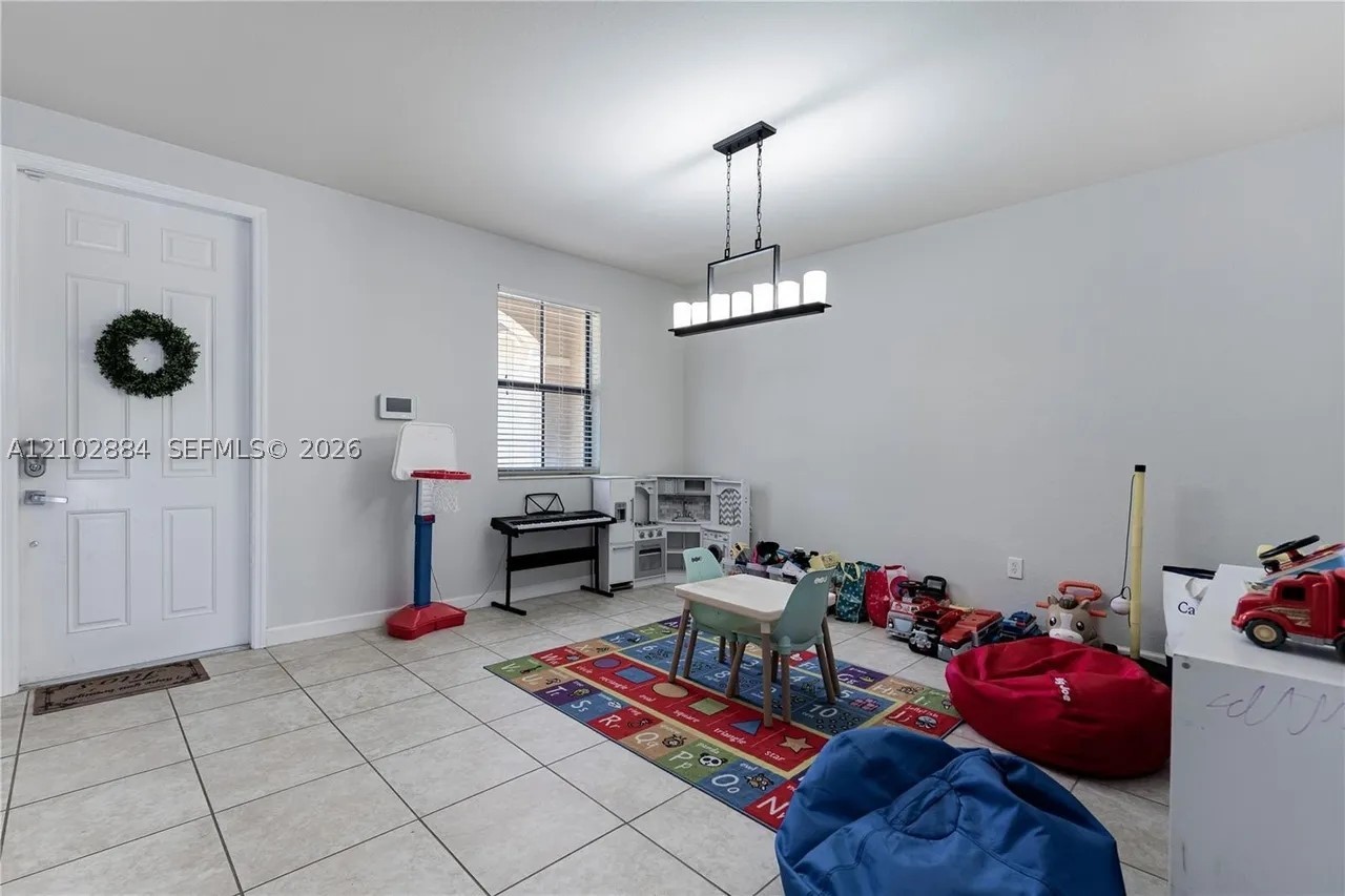 3653 Se 2nd Ct Property Photo 21