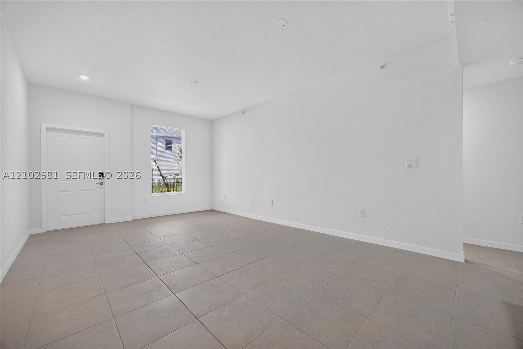 A12102981 Property Photo 13