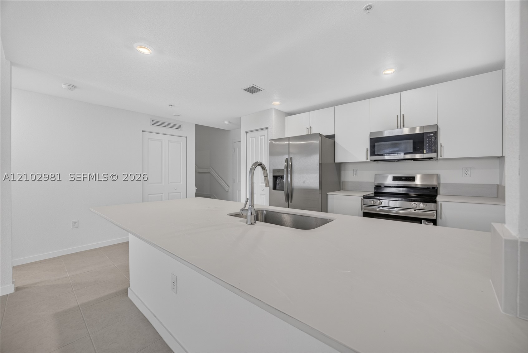 A12102981 Property Photo 14