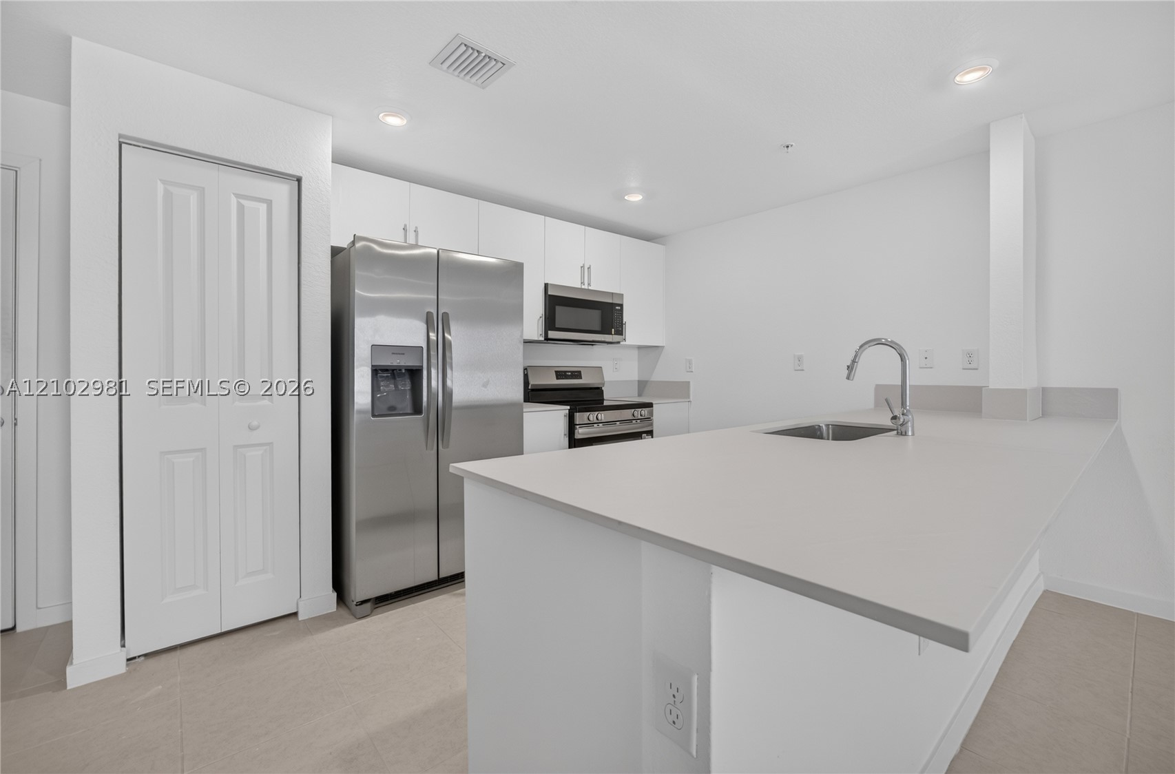 A12102981 Property Photo 15