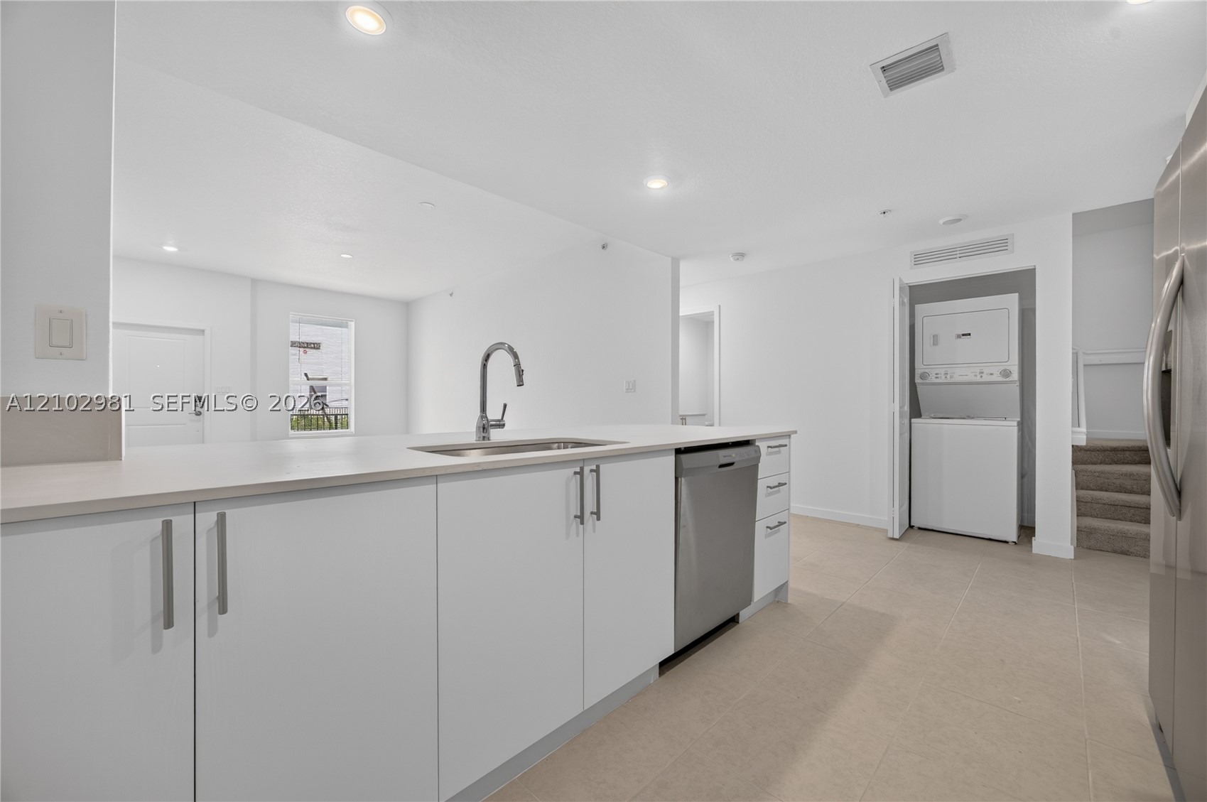 A12102981 Property Photo 17