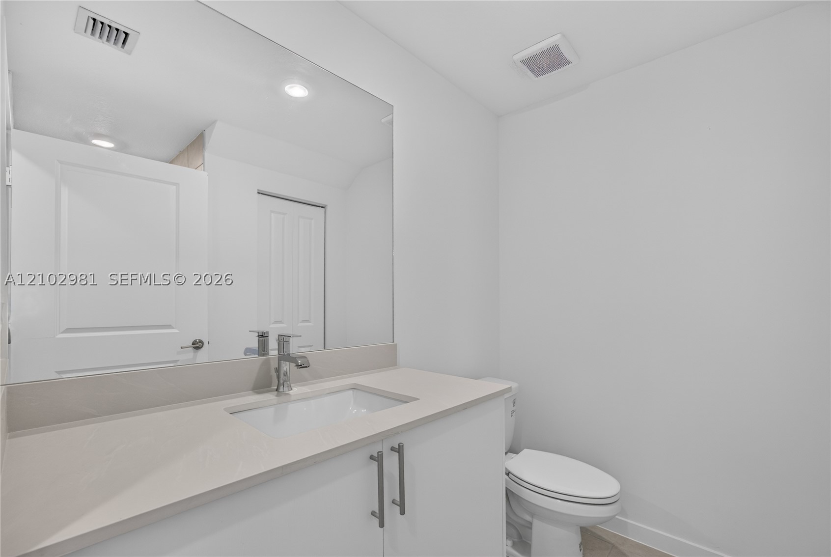 A12102981 Property Photo 18
