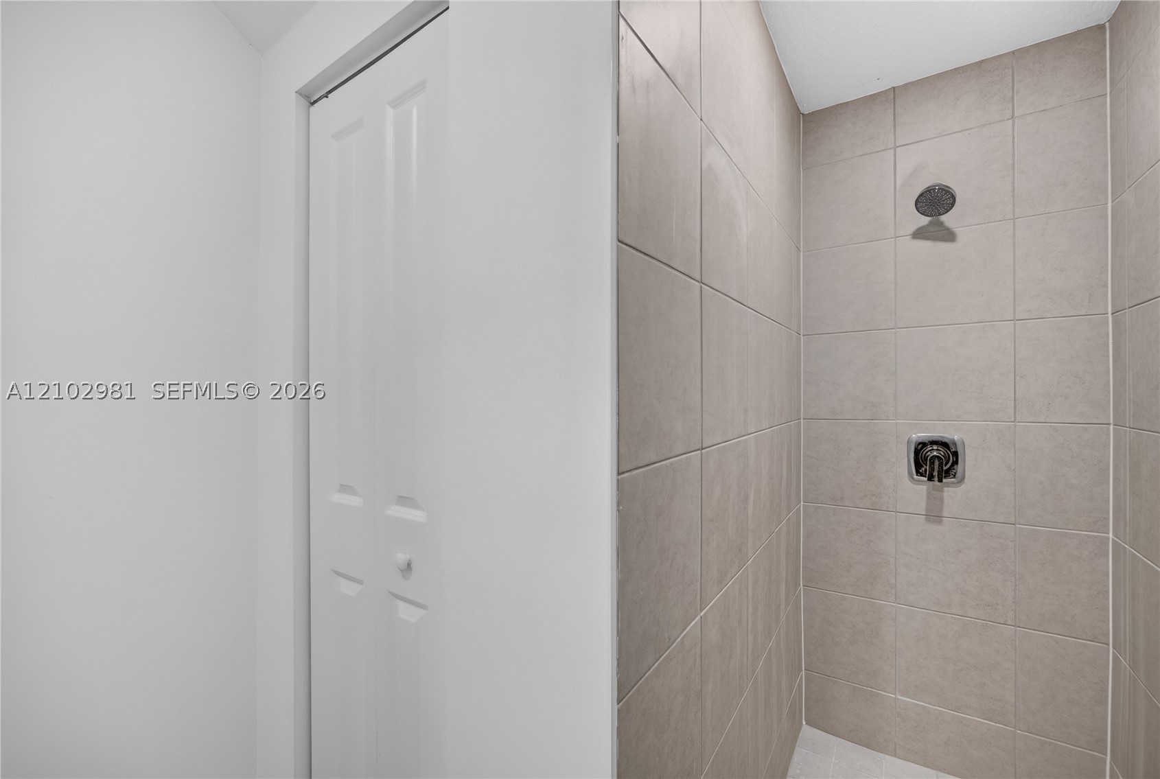 A12102981 Property Photo 19