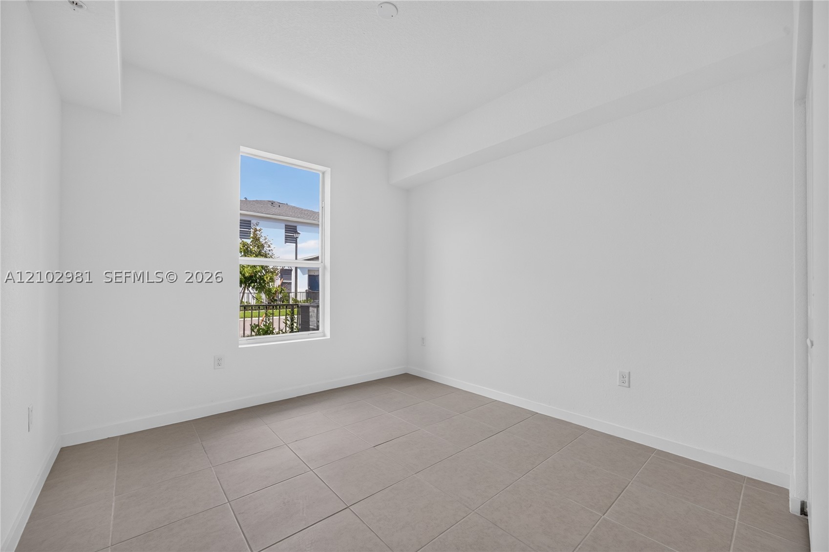 A12102981 Property Photo 20