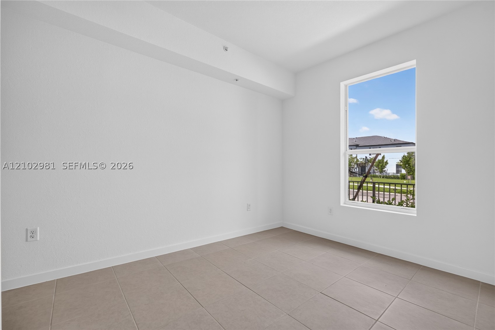 A12102981 Property Photo 21