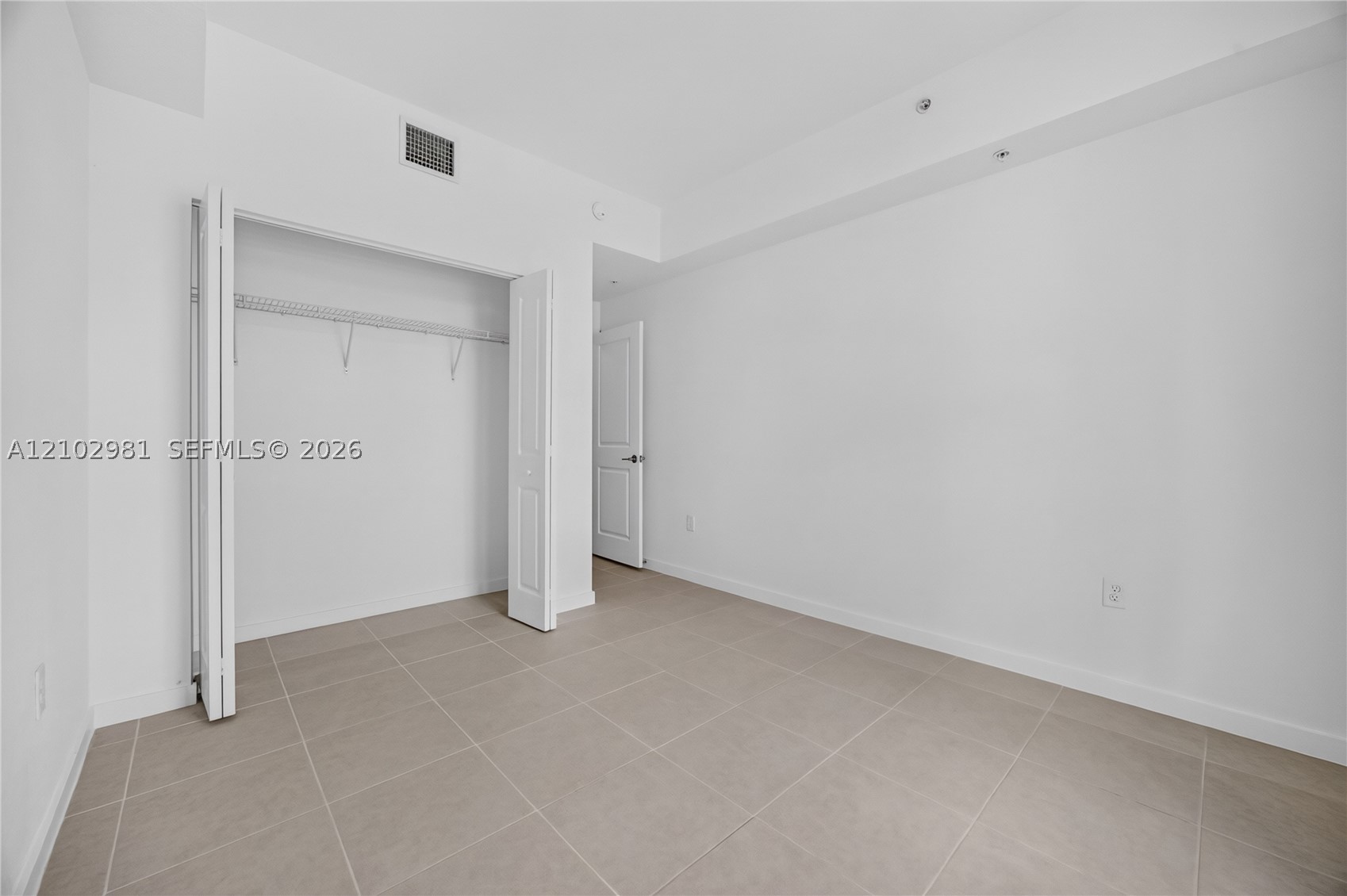 A12102981 Property Photo 22