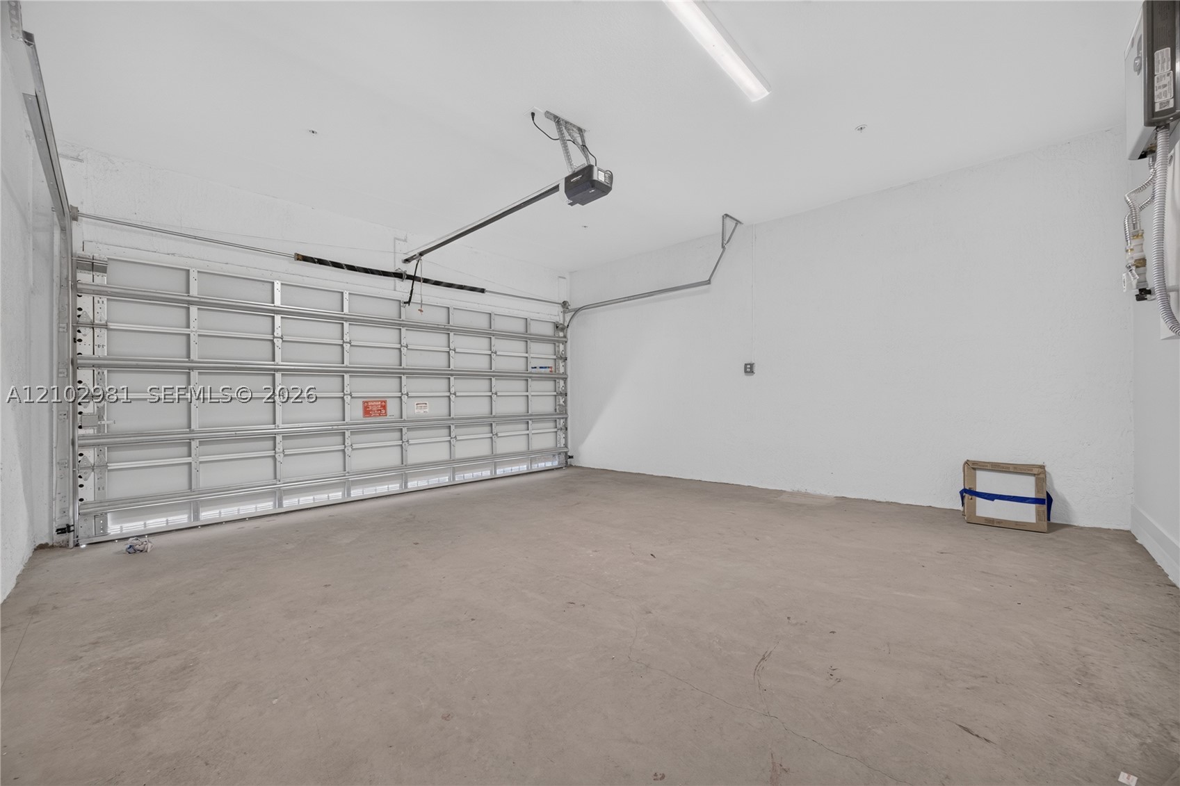 A12102981 Property Photo 23