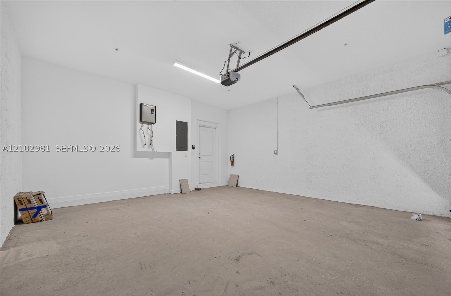 A12102981 Property Photo 24