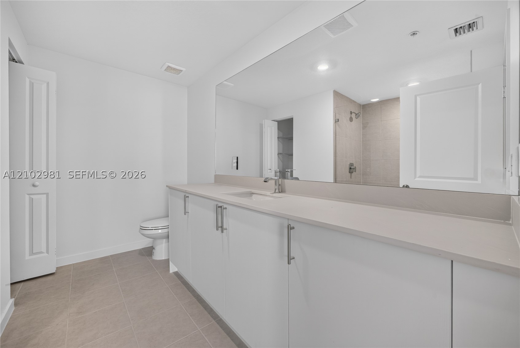 A12102981 Property Photo 36