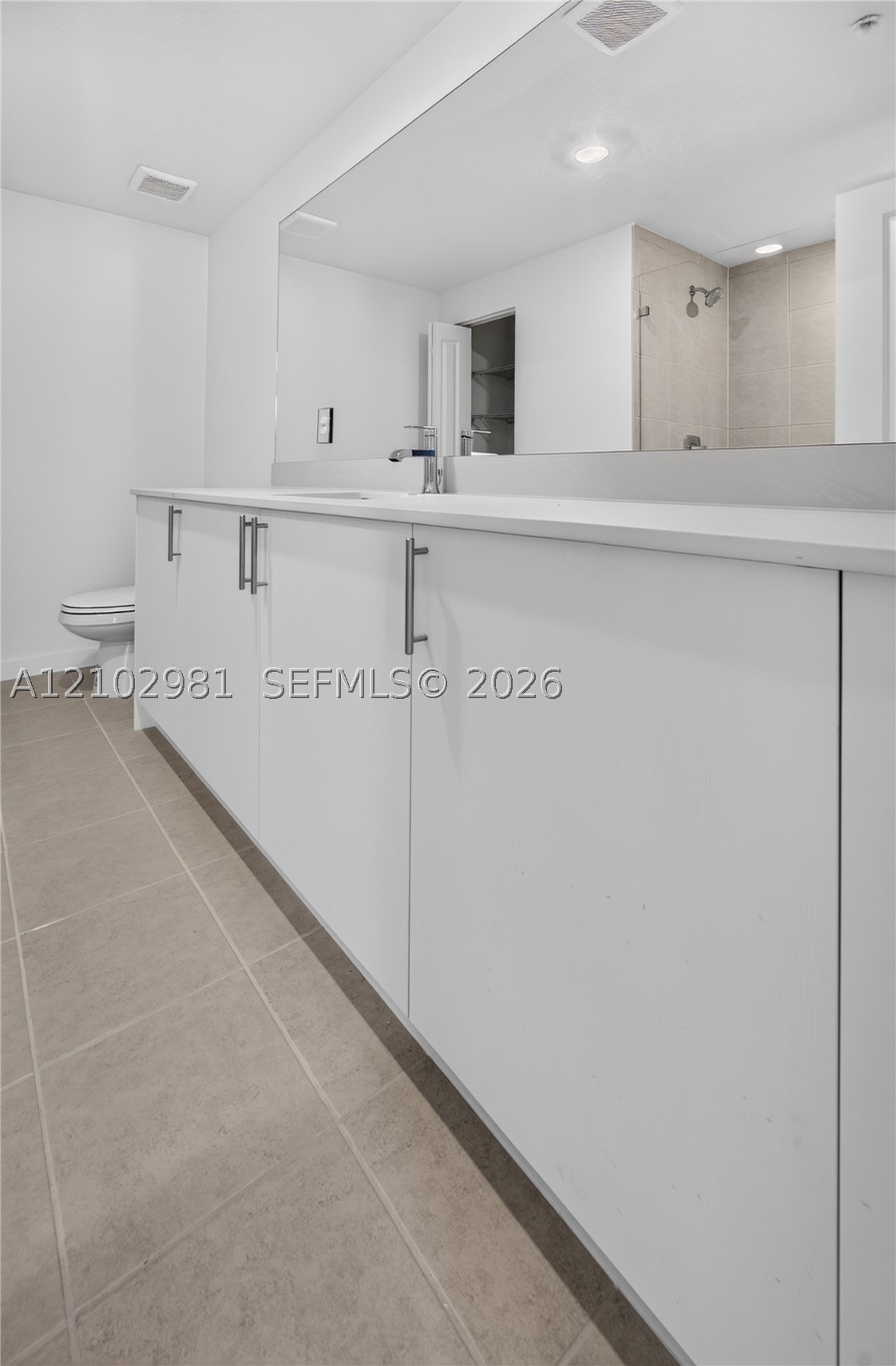 A12102981 Property Photo 37