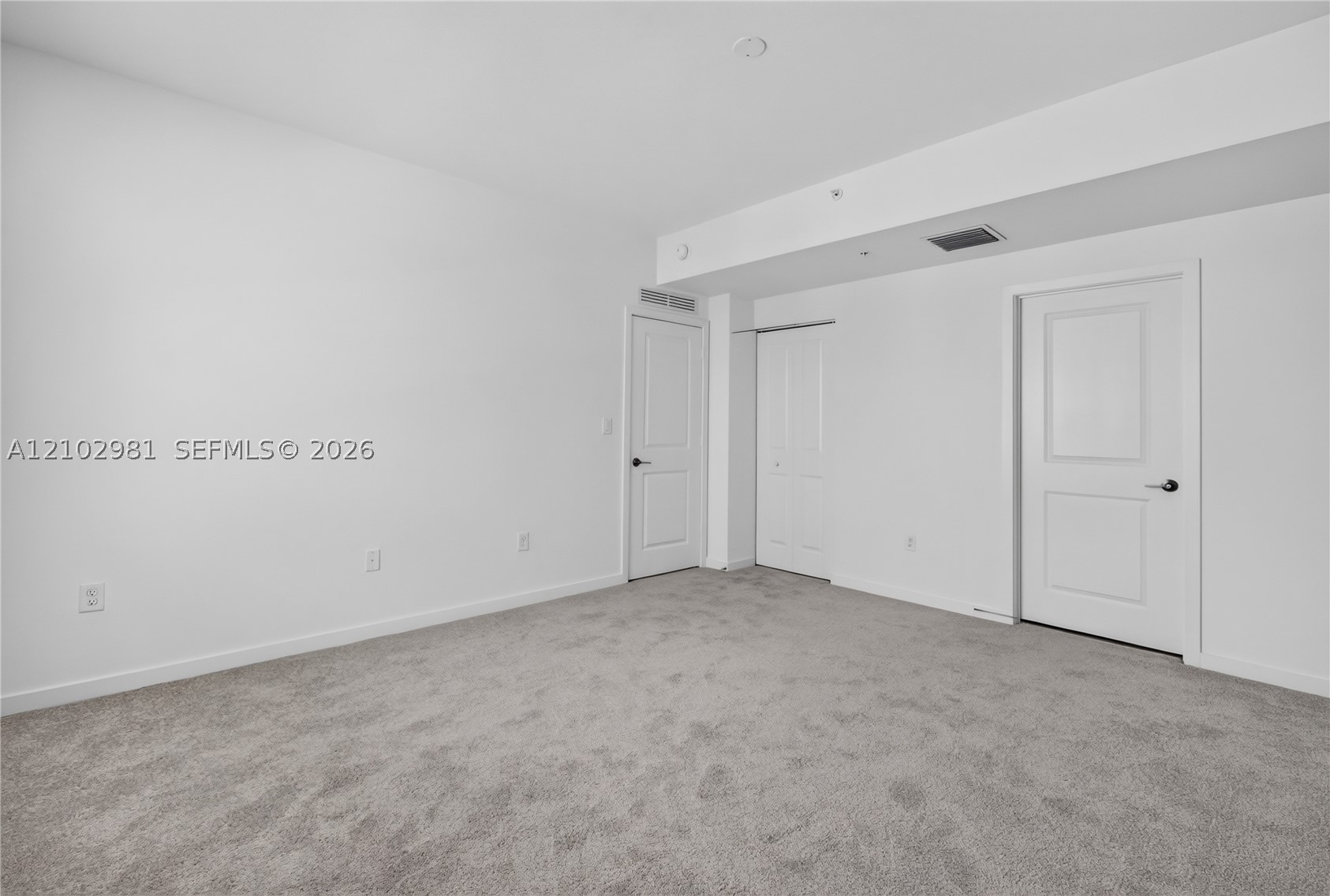 A12102981 Property Photo 39