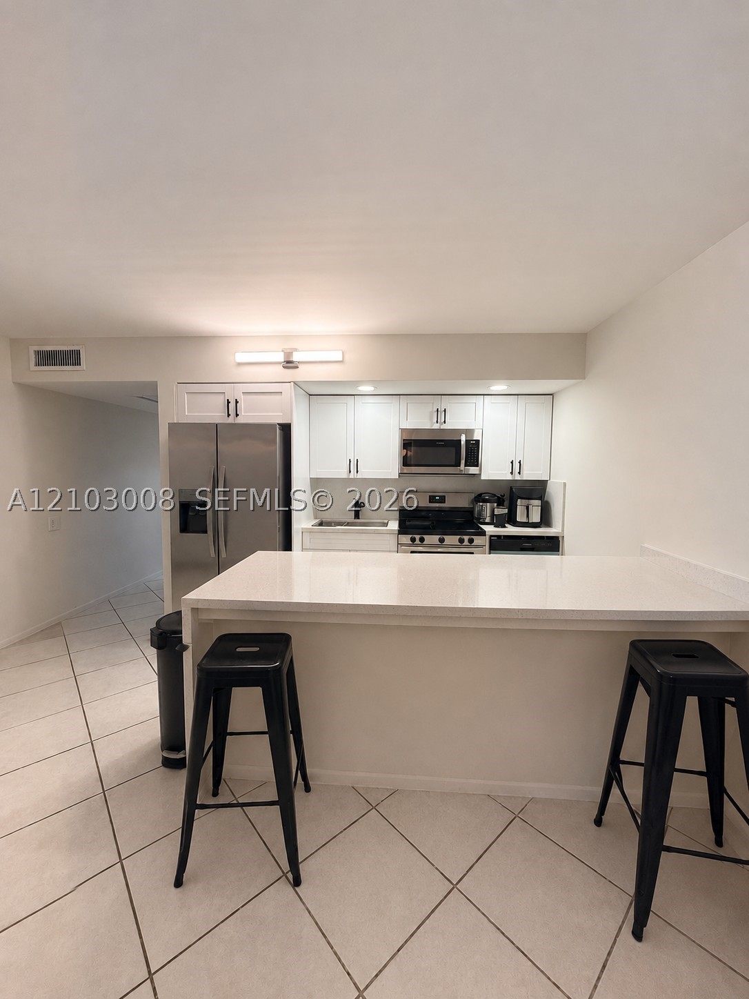 1207 Bahama Bnd E1 Property Photo 1