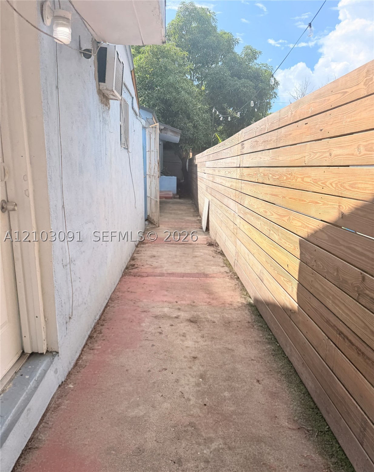 1224 NW 41st St 2 Property Photo 1