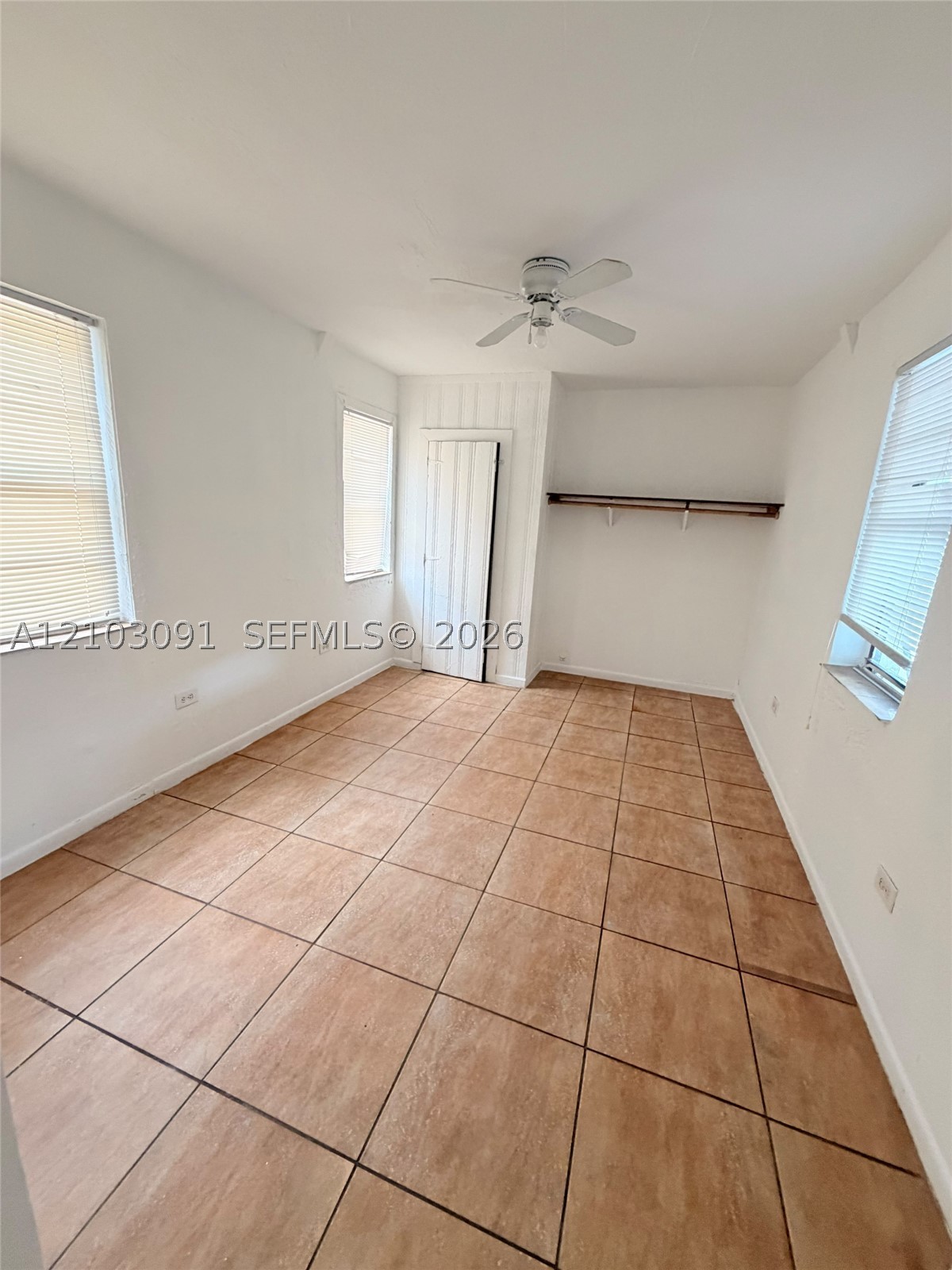 1224 Nw 41st St 2 Property Photo 2