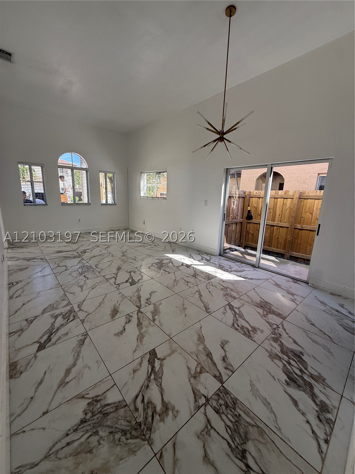 2514 Ne 41 Property Photo 8