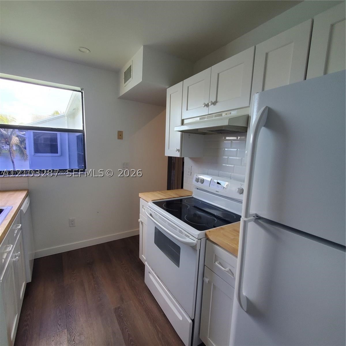 1211 S Independence Dr 1211e Property Photo 6