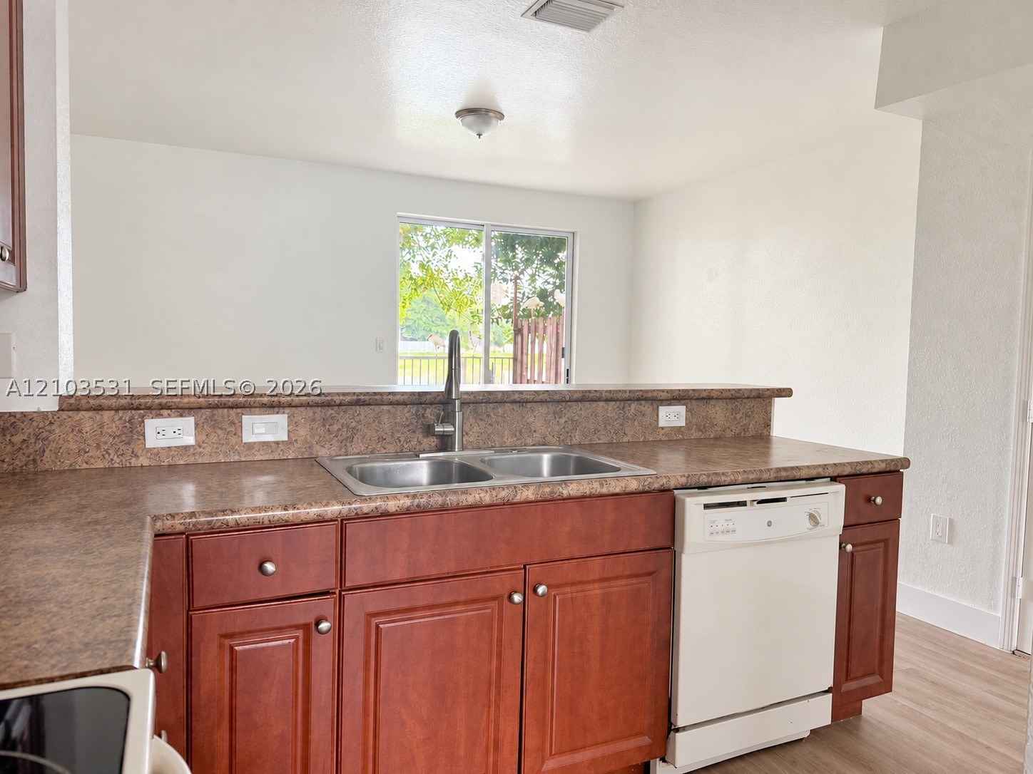 2885 Se 1st Dr 5 Property Photo 6