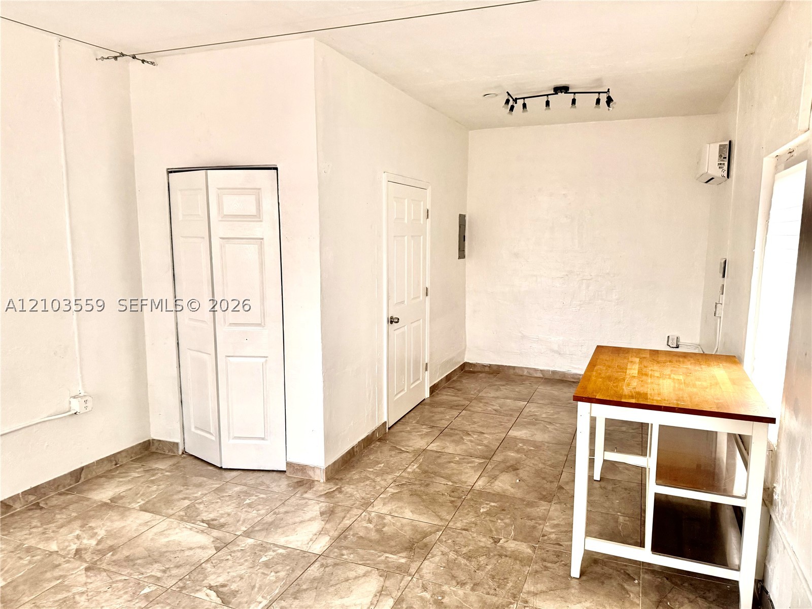1257 Nw 29th St Property Photo 1