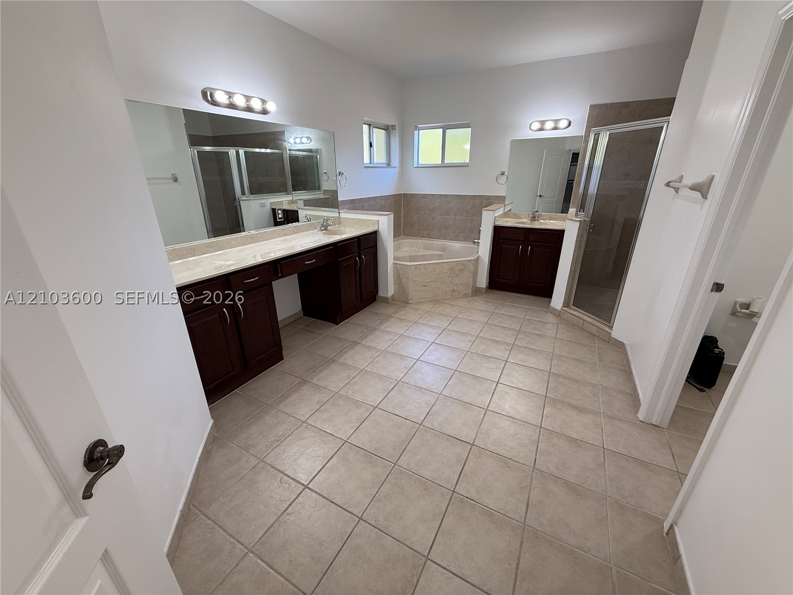 2250 Se 19th Ave Property Photo 11