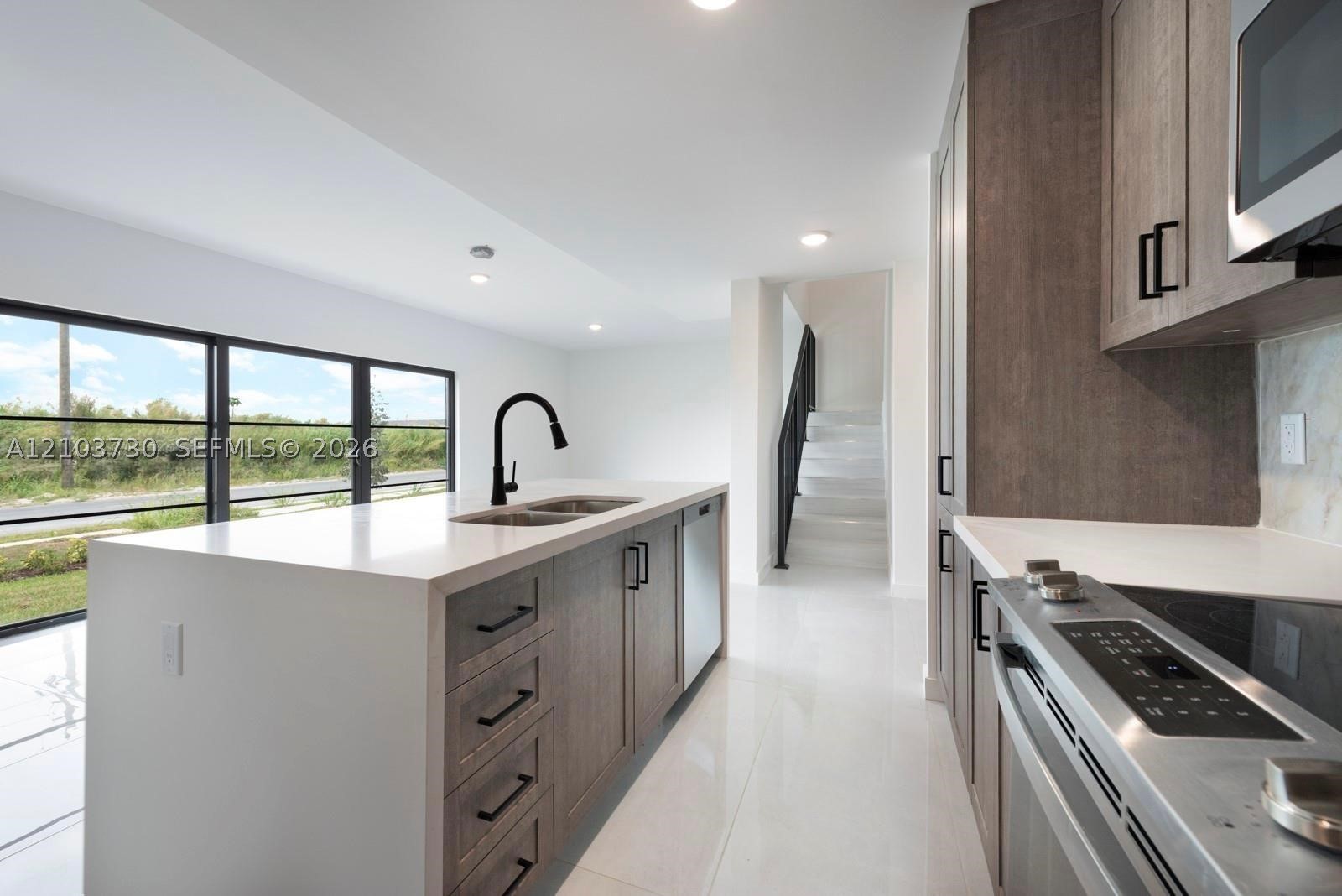 A12103730 Property Photo 5