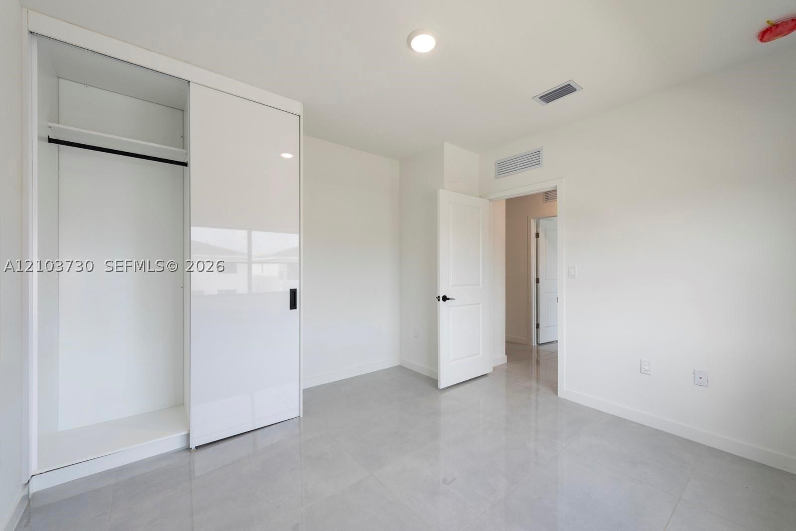 A12103730 Property Photo 25