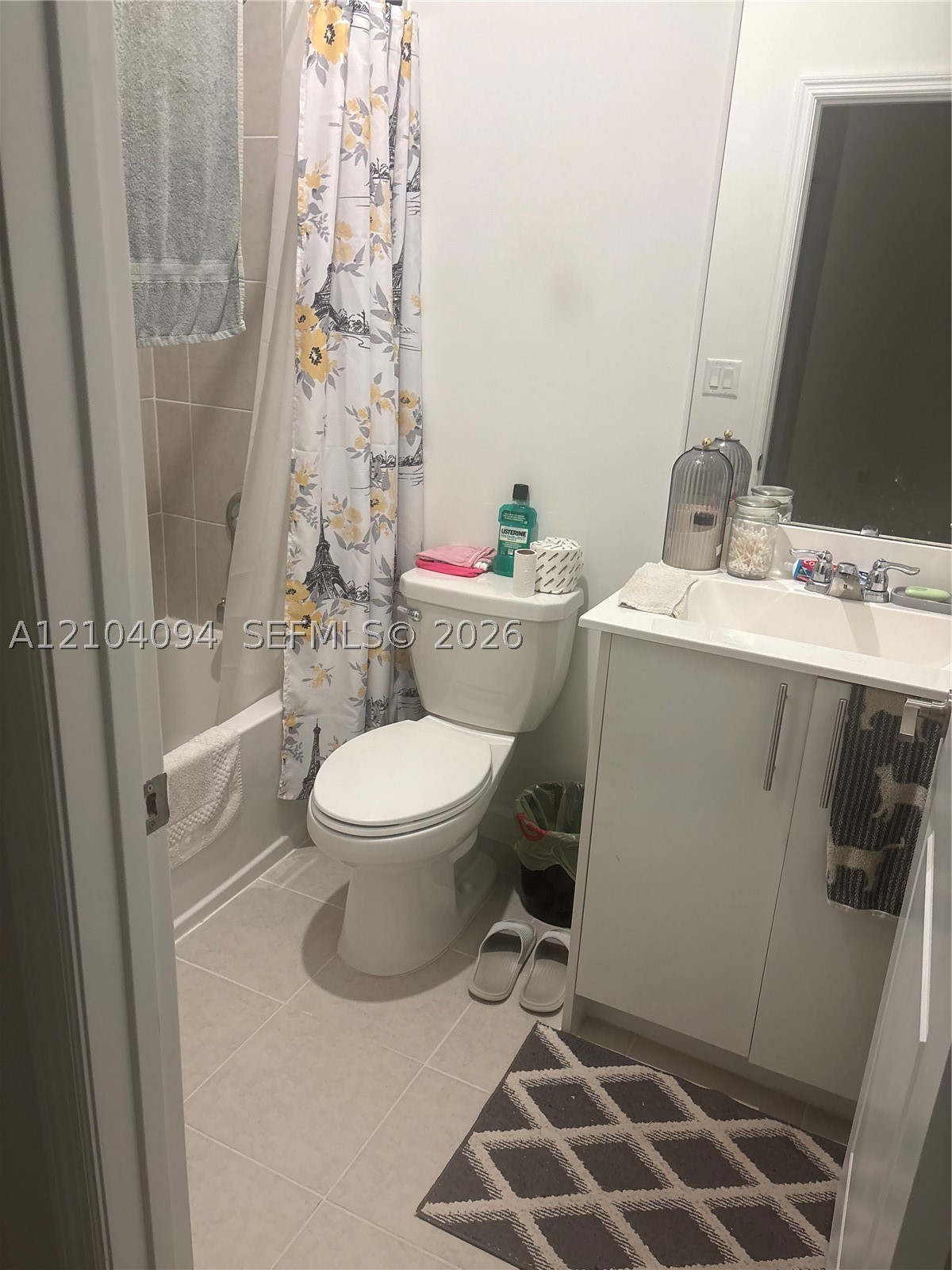 240 Se 10th Ct 240 Property Photo 2