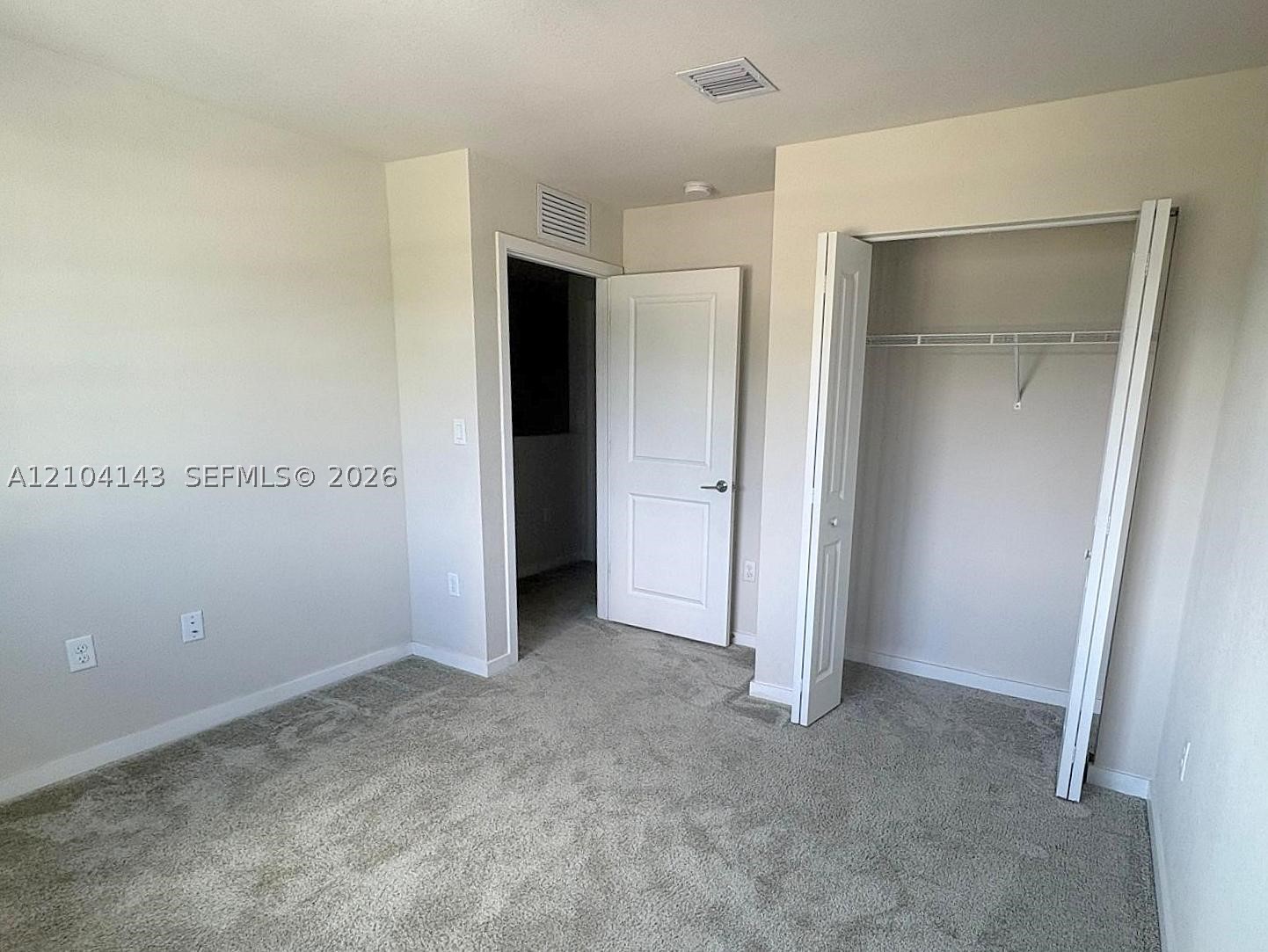 1045 Nw 4th Ter Property Photo 7