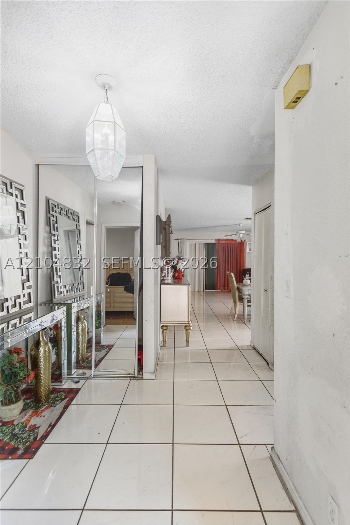 2236 Seagrape Cir Property Photo 4