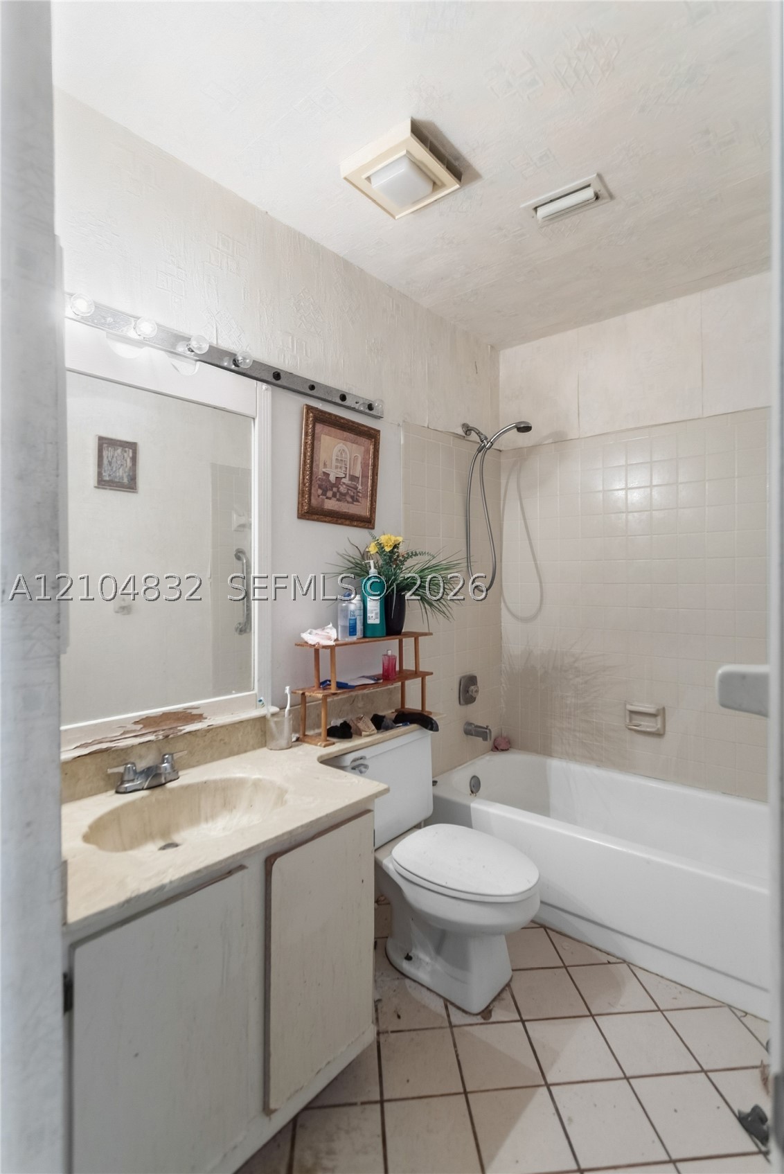 2236 Seagrape Cir Property Photo 6