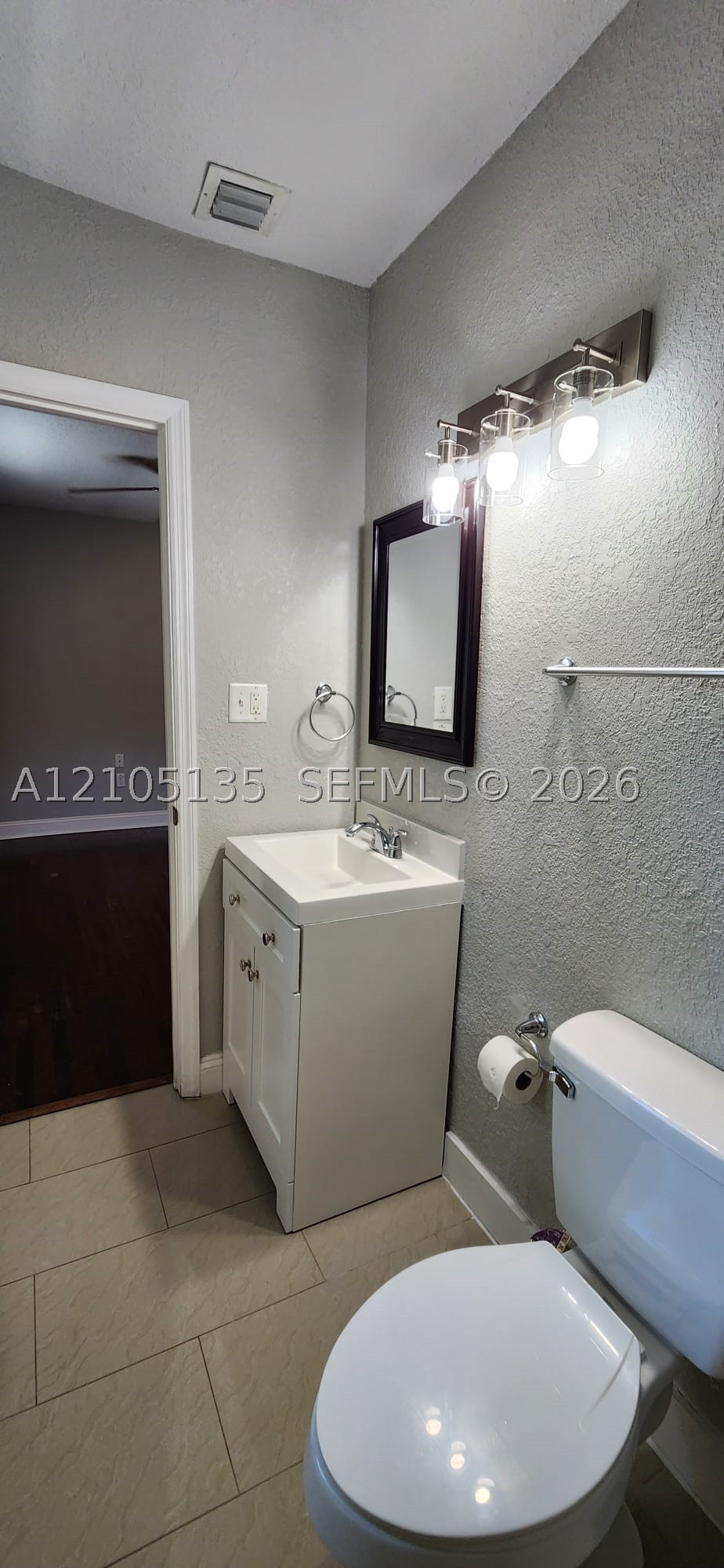 306 Hawthorne Dr 3 Property Photo 4
